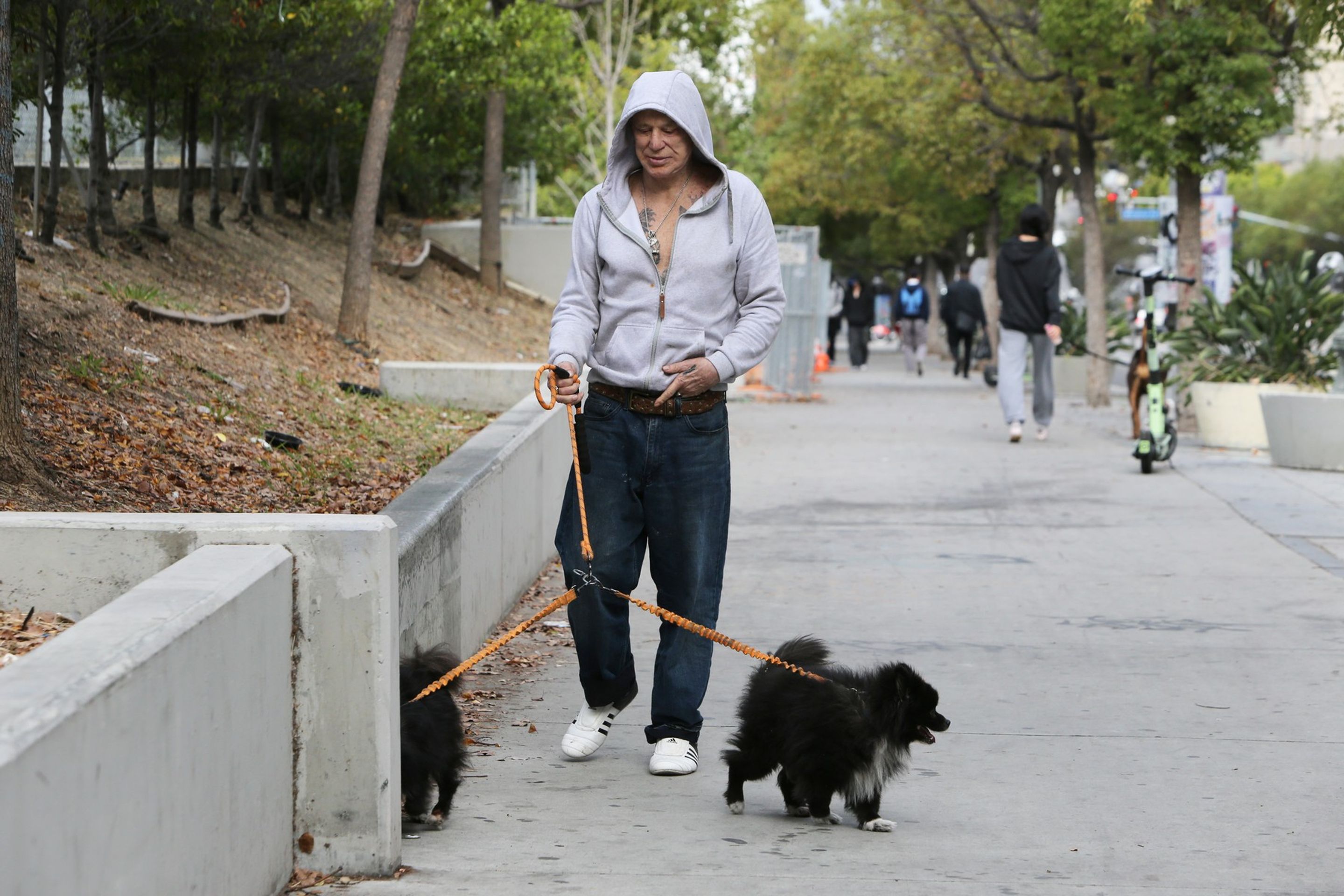 Mickey Rourke - Mickey Rourke (2/4)