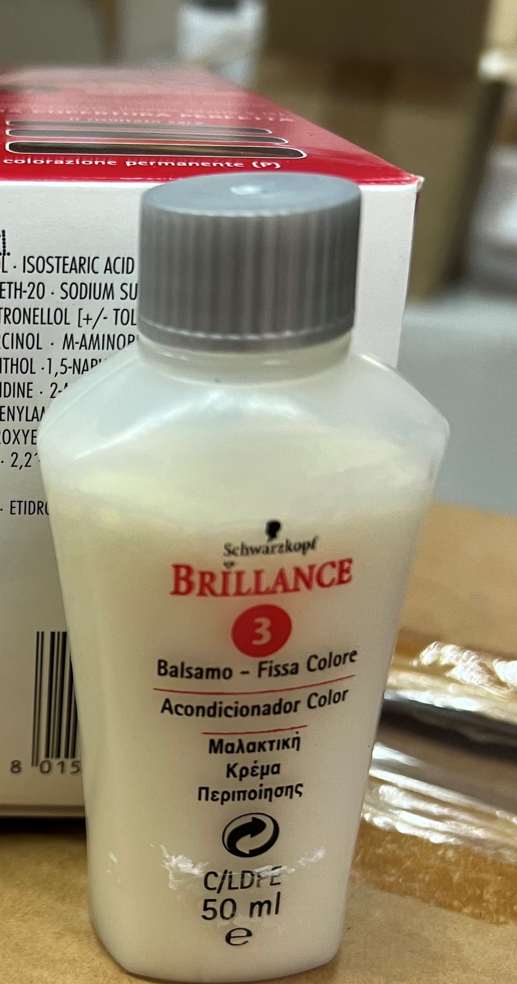 Vlasový kondicionér Schwarzkopf Brillance (1) - Zdraví nebezpečná kosmetika (5/25)