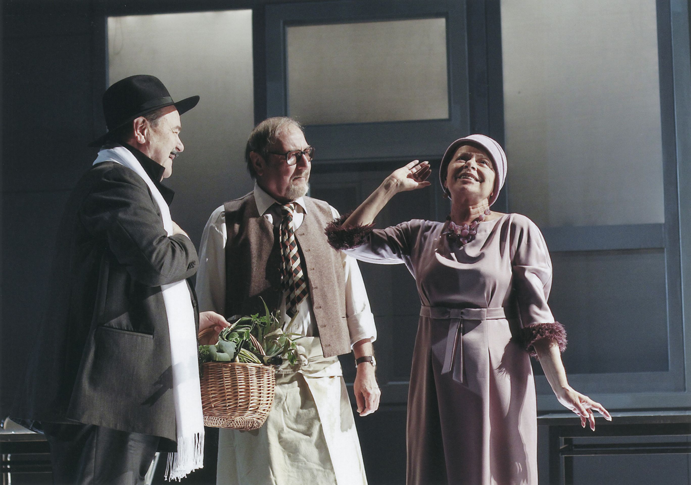 Václav Postránecký, Rudolf Stärz a Kateřina Burianová ve hře Nosorožec, 2012 - Rudolf Stärz (1/8)