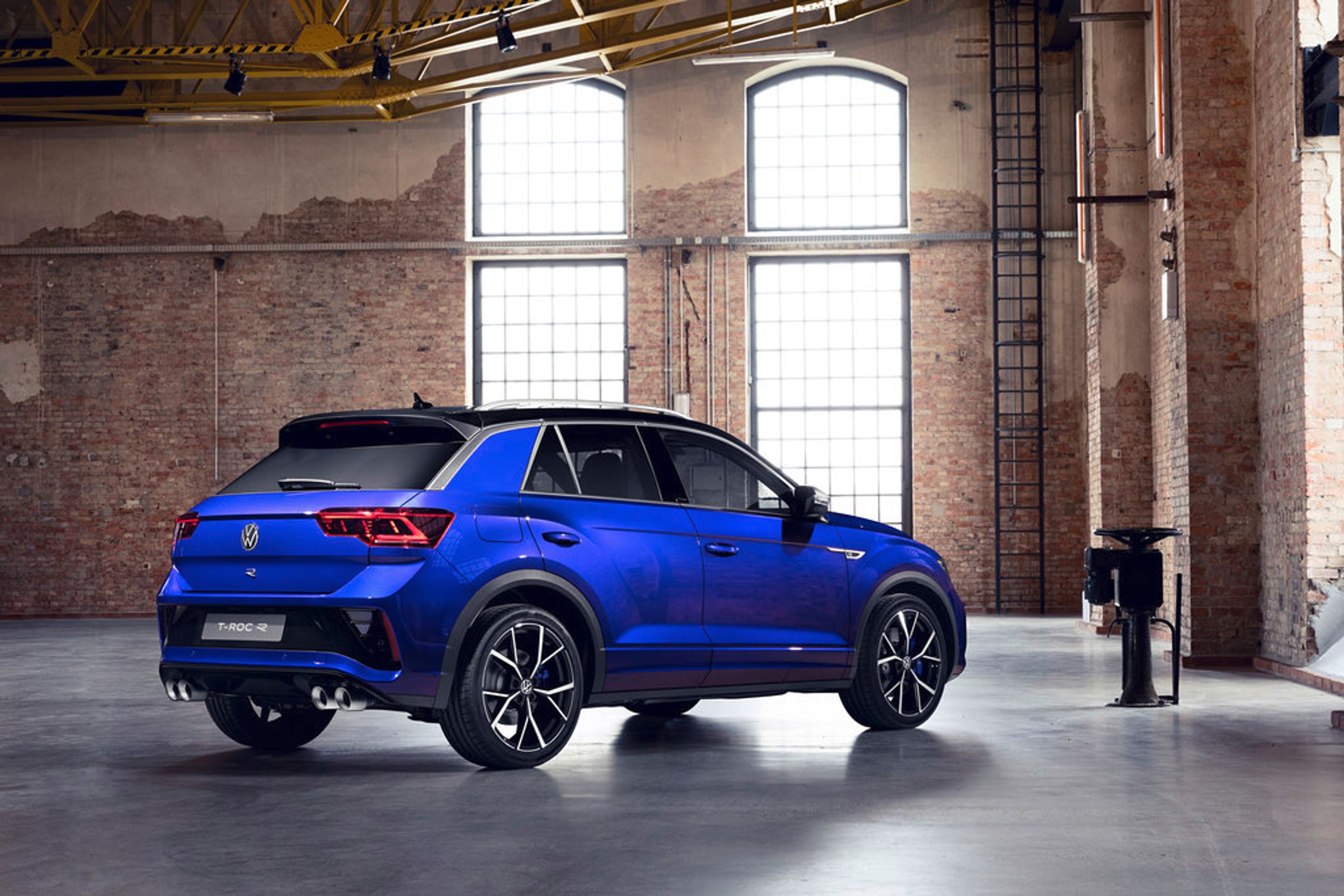 Modernizovaný Volkswagen T-Roc - Modernizovaný Volkswagen T-Roc vyjede ve sportovní verzi i jako kabriolet (3/18)