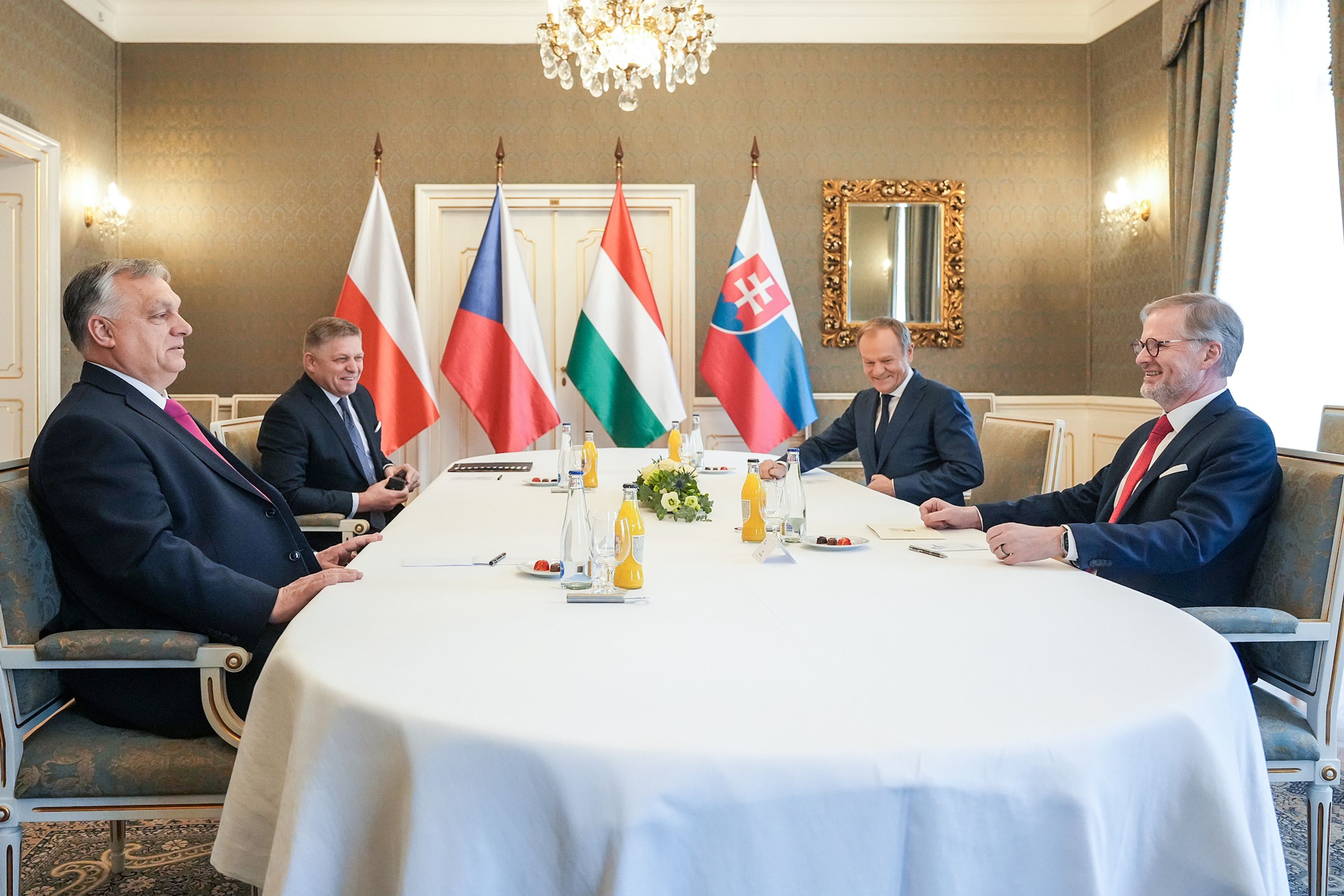 Setkání premiérů (2) - Setkání premiérů v Praze (1/10)