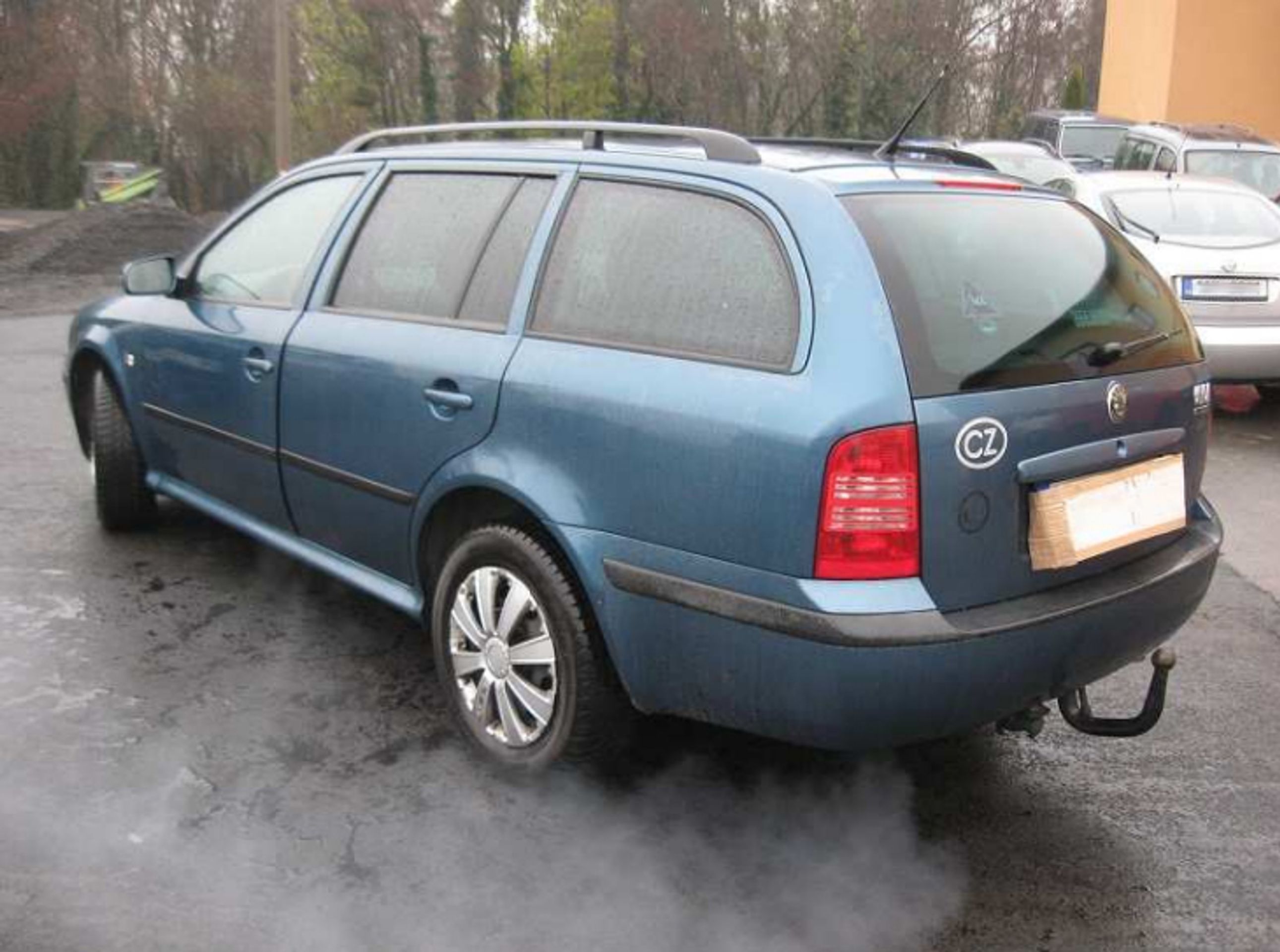 Dražba - Škoda Octavia (nafta), Vyvolávací cena: 30.000,- - GALERIE: Dražba motorových vozidel (47/51)