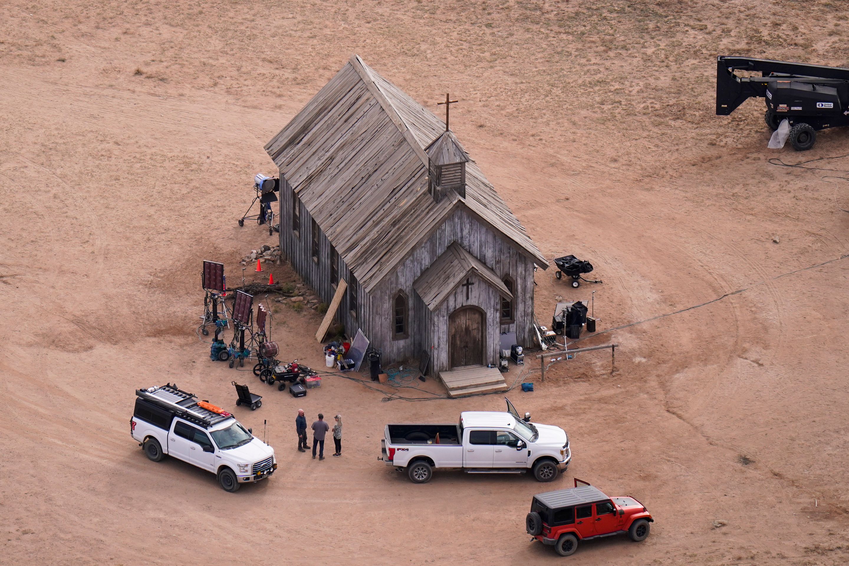 Film Rust - Alec Baldwin - tragédie během natáčení westernu Rust (2/12)