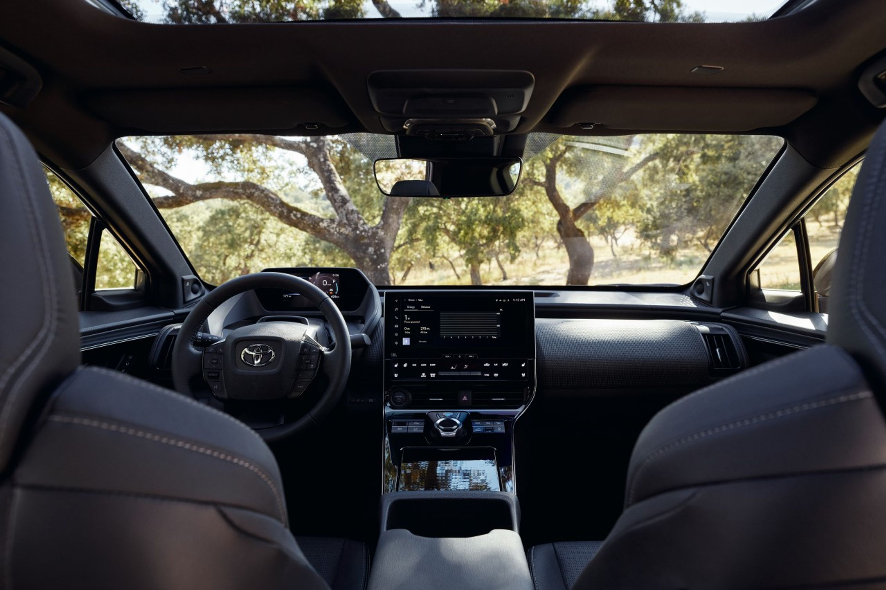 Elektromobil Toyota bZ4X - Toyota ukázala svůj první elektromobil. SUV s divným názvem bZ4X (9/15)
