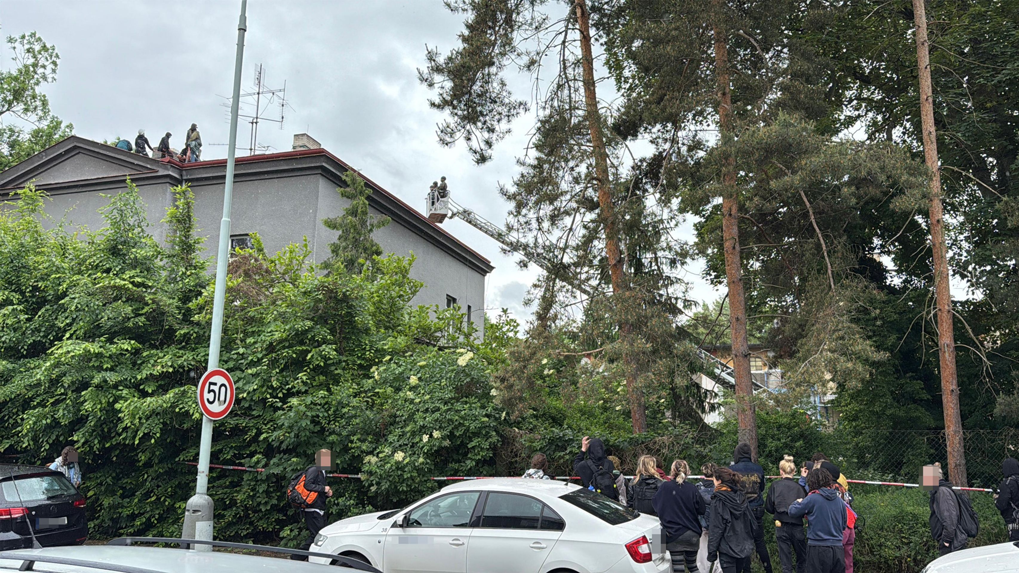 Policejní vyjednávání na Praze 6 (10) - Policejní vyjednávání na Praze 6 (8/10)