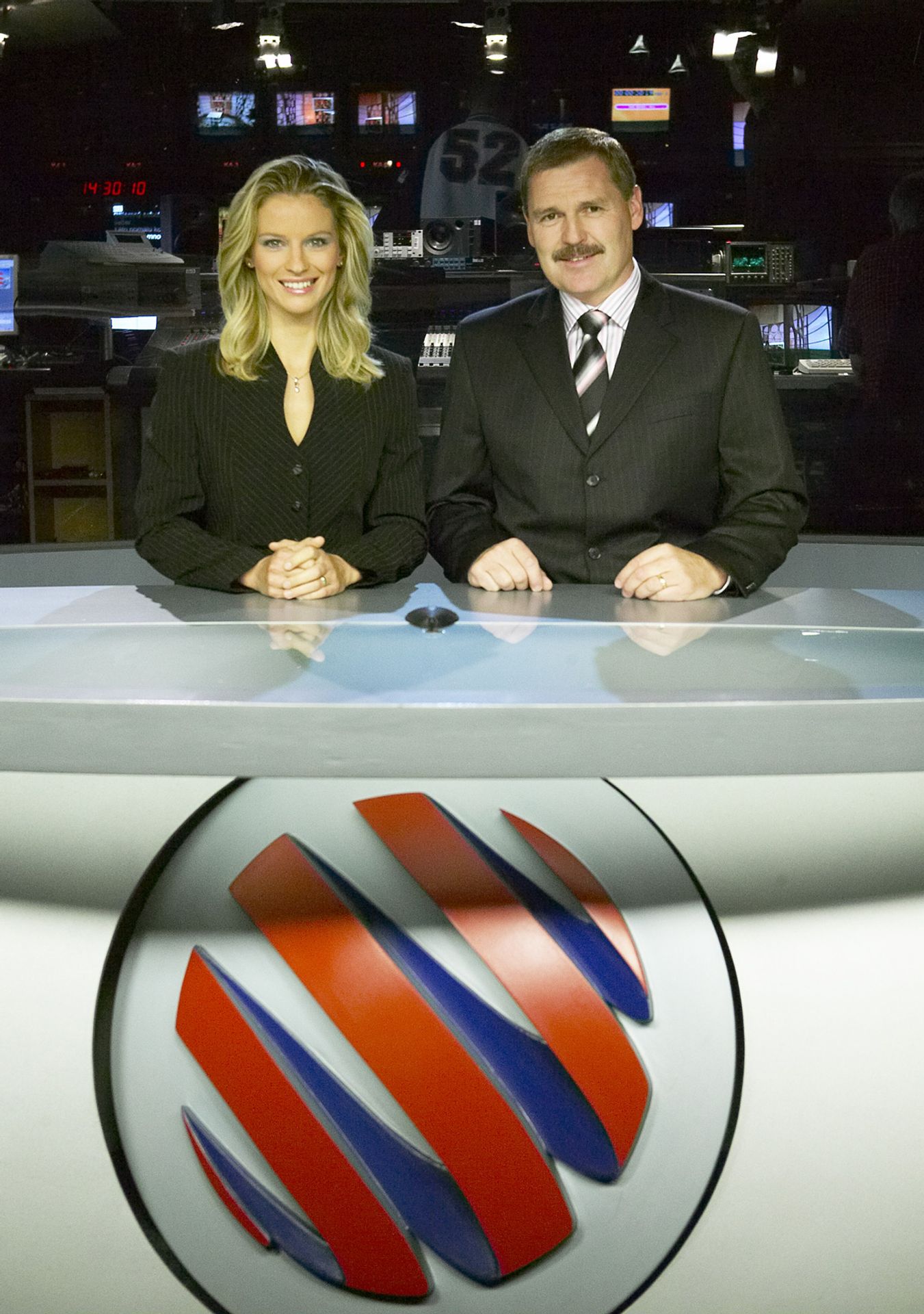 Pavel Dumbrovský a Pavla Charvátová (2006 - 2007) - Moderátoři Televizních novin (11/24)