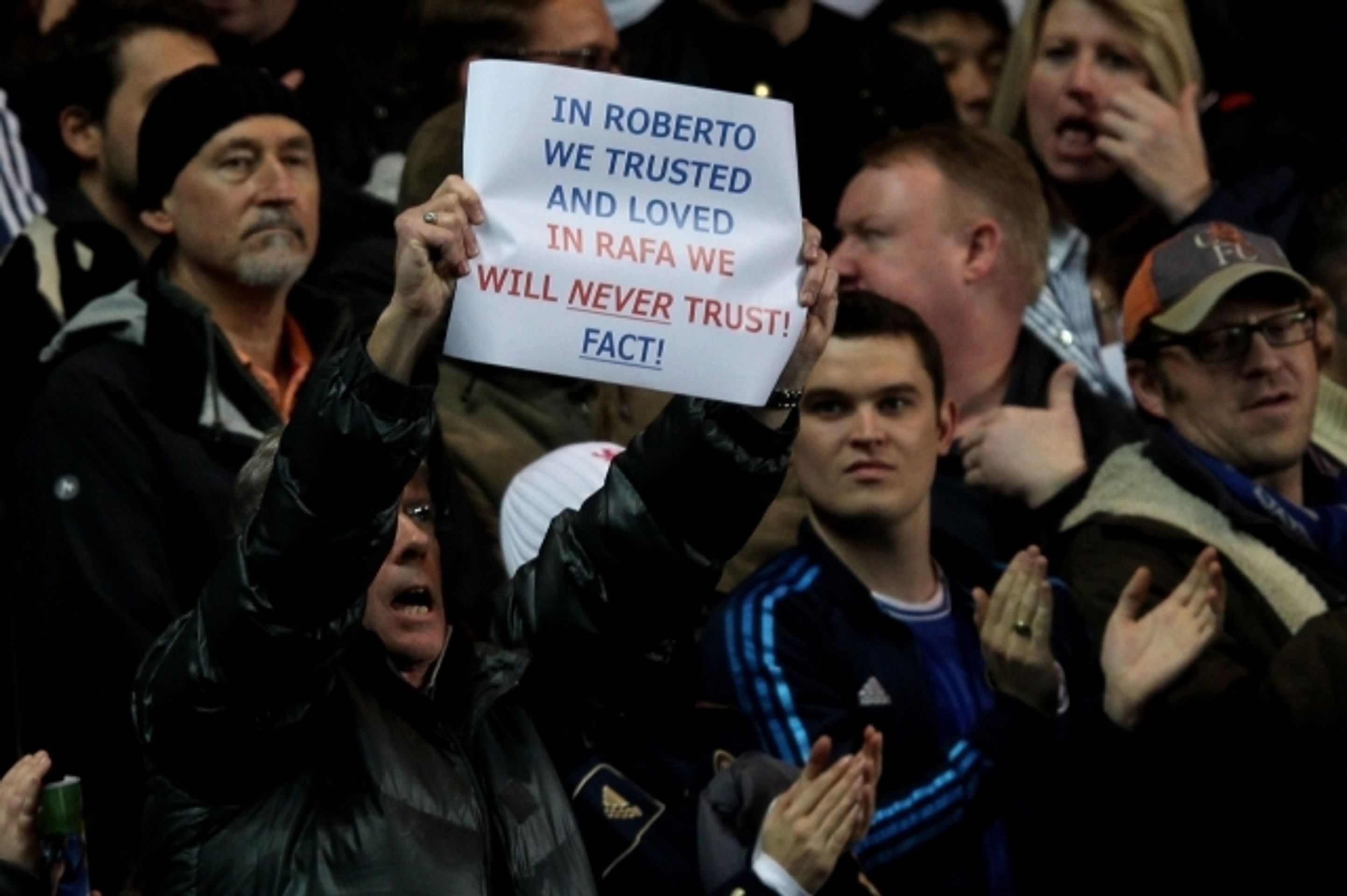 Benítez v Chelsea a protestující fanoušci - 5 - GALERIE: Benítez v Chelsea a protestující fanušci (4/10)