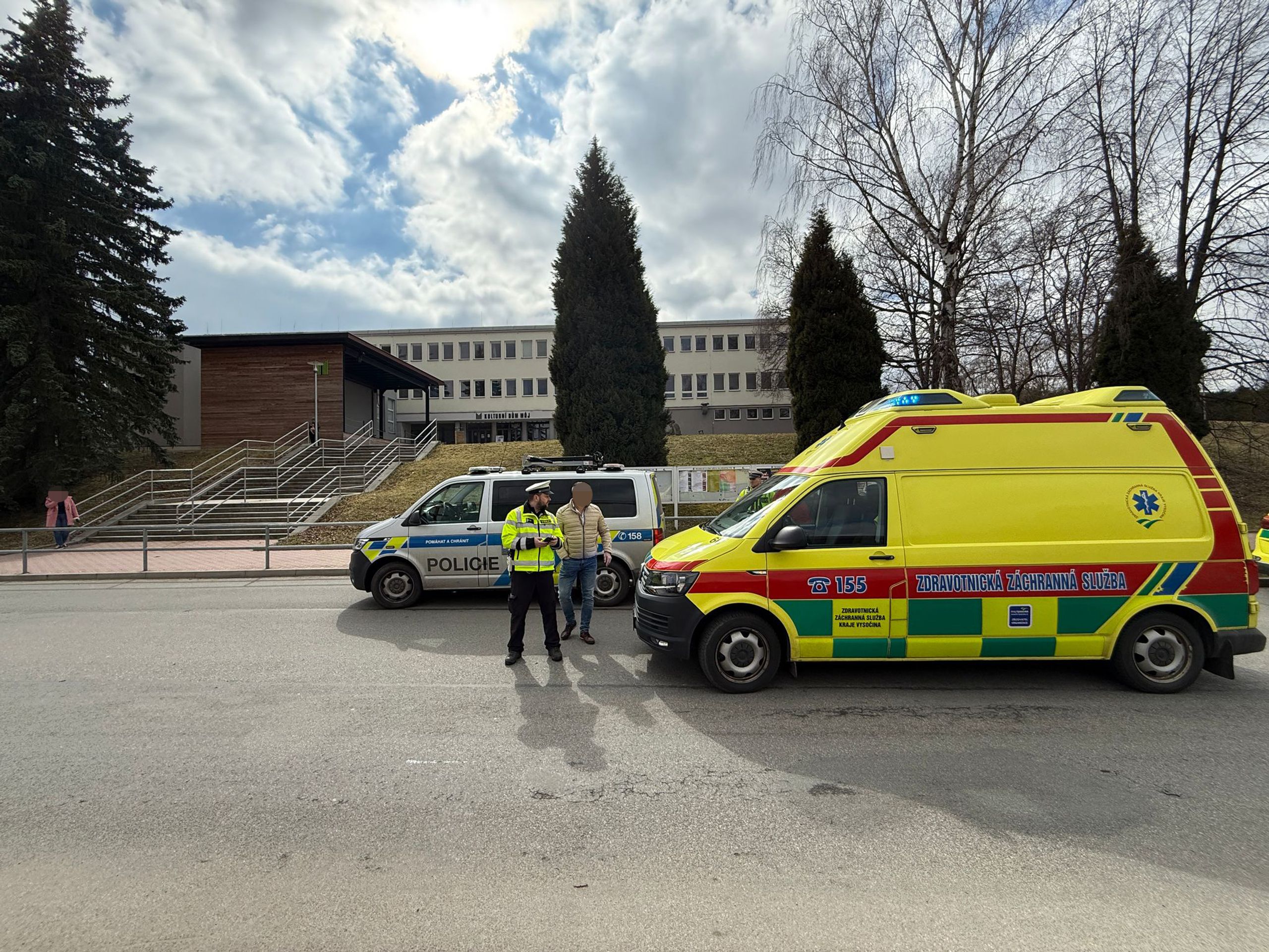 Studentka nahlásila muže se zbraní (1) - Studentka nahlásila muže se zbraní (3/12)