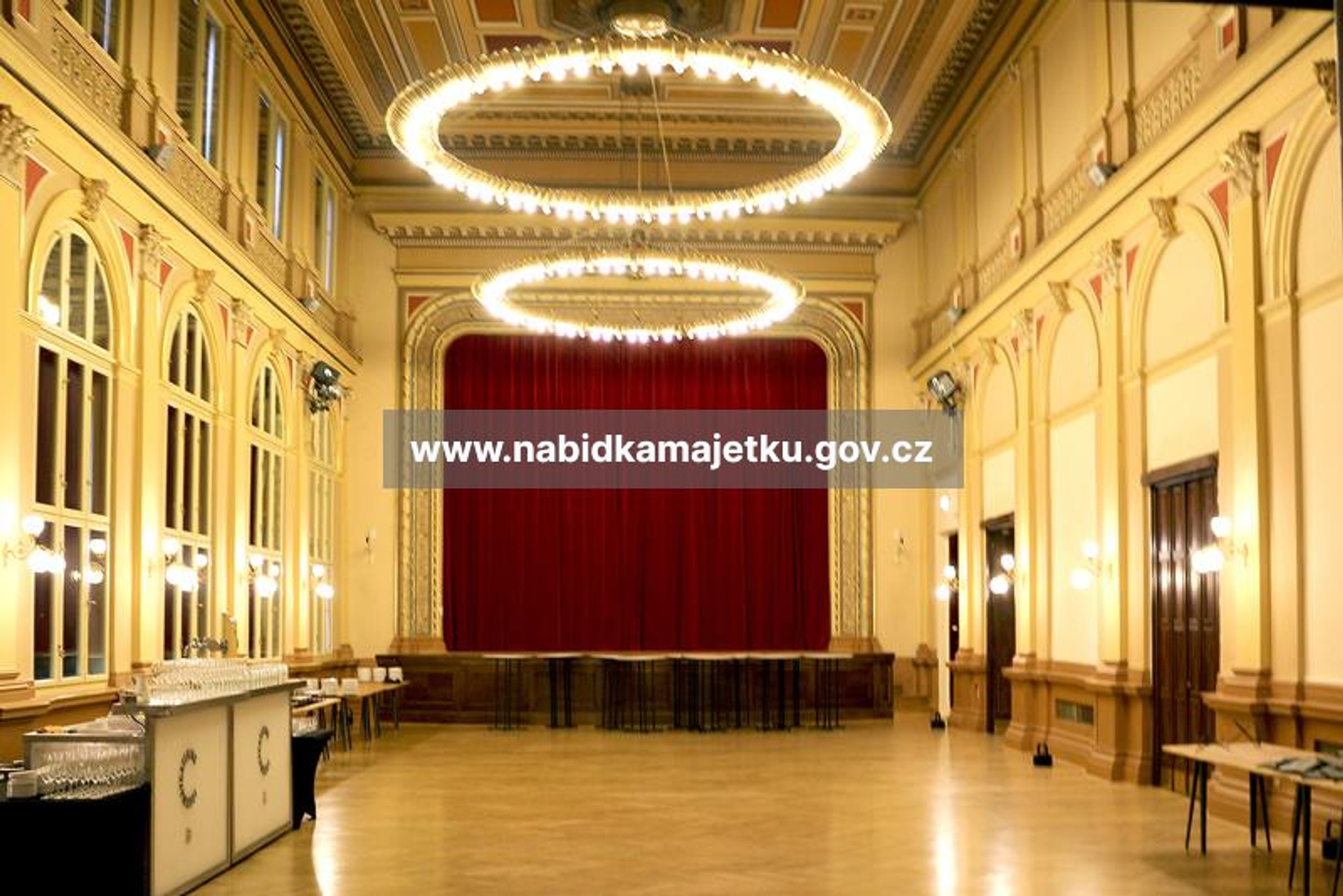 Národní dům na Vinohradech (2) - Prodej majetku (3/31)