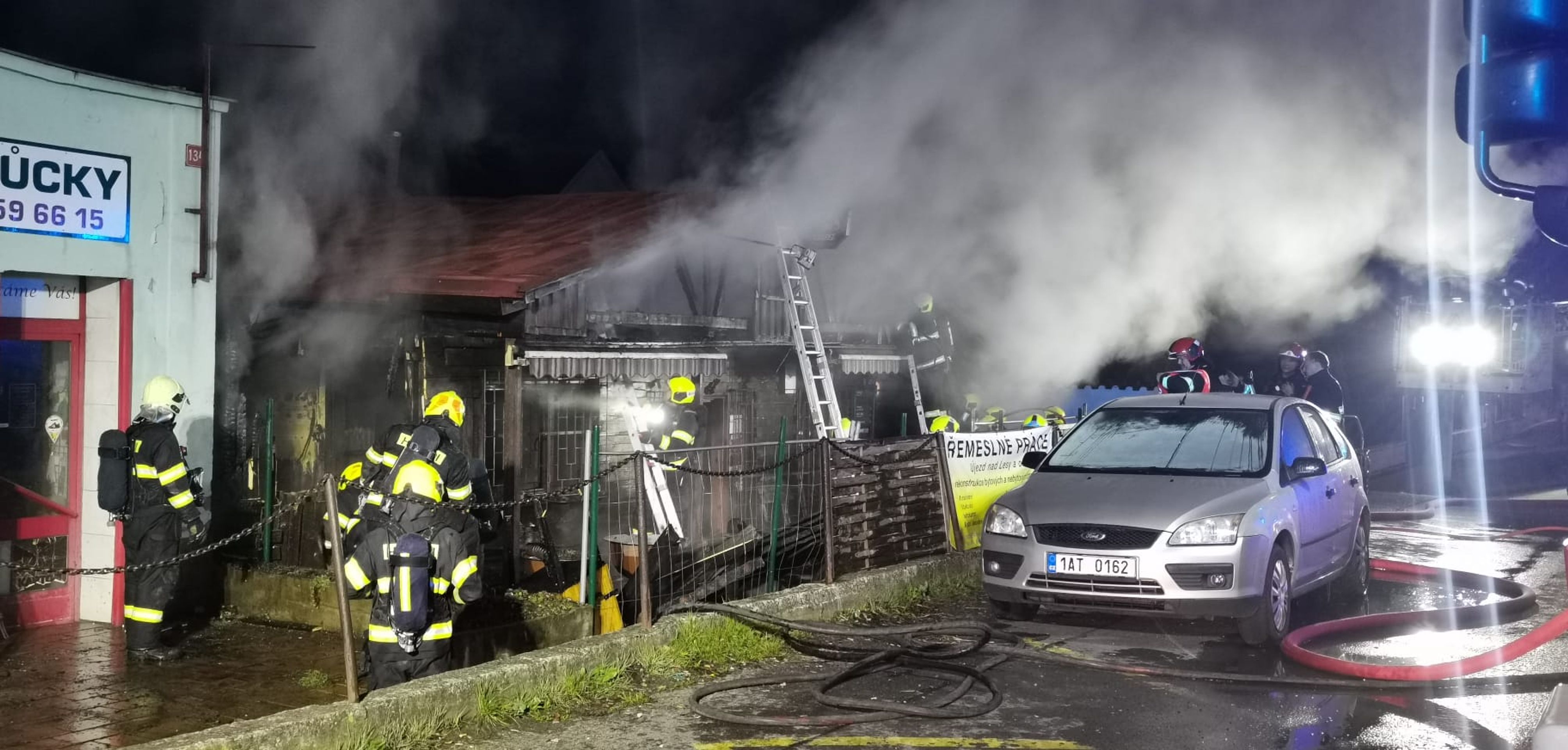 Požár v ulici Novosibřinská - Požár v ulici Novosibřinská (4/5)