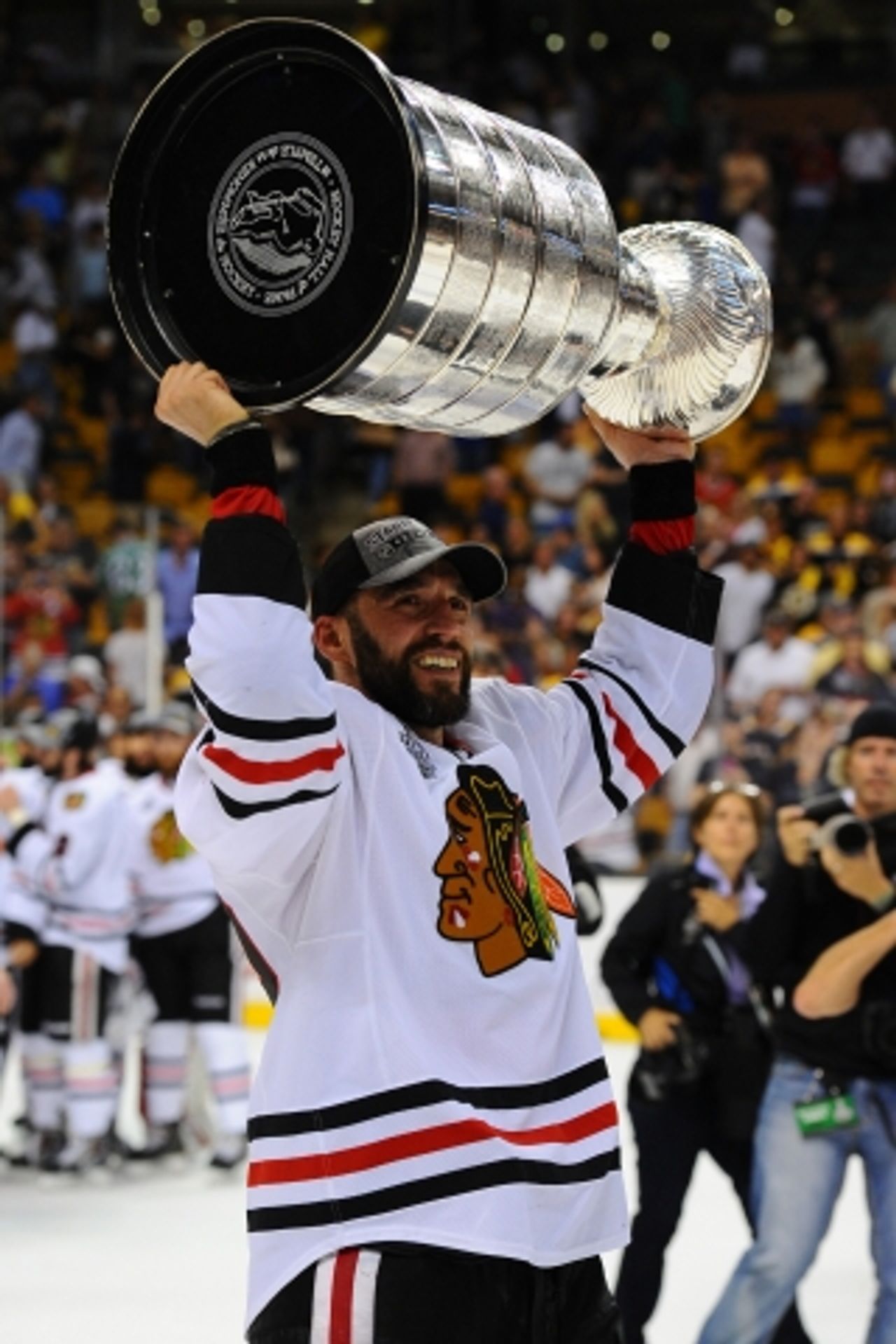 Michal Rozsival - OBRAZEM: Chicago získalo Stanley Cup (17/17)