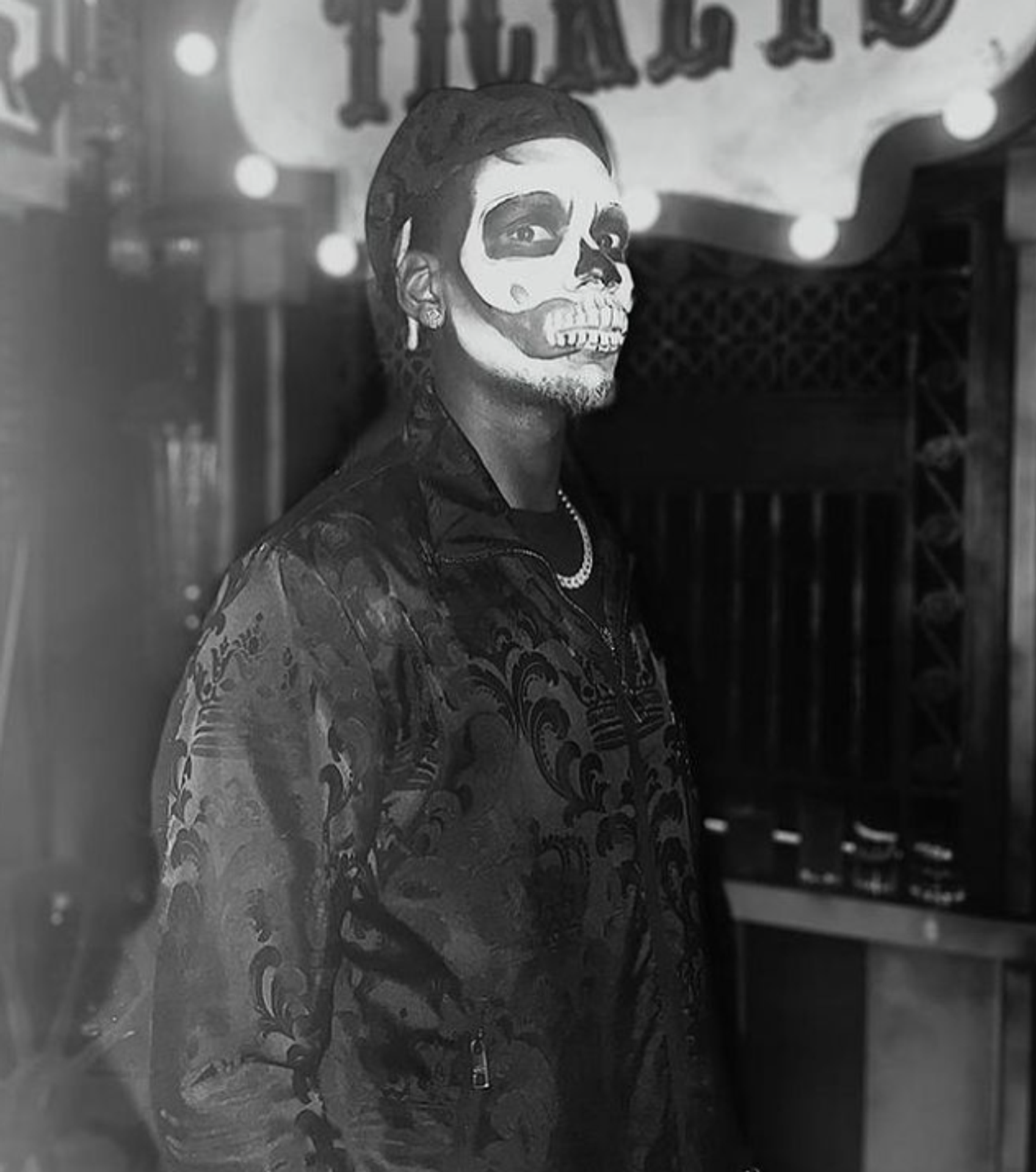 Fotbalista Paul Pogba se na Halloween změnil k nepoznání. - Harry Potter, Tom Brady i Freddy Krueger . Jaký byl Halloween u slavných sportovců? (6/10)