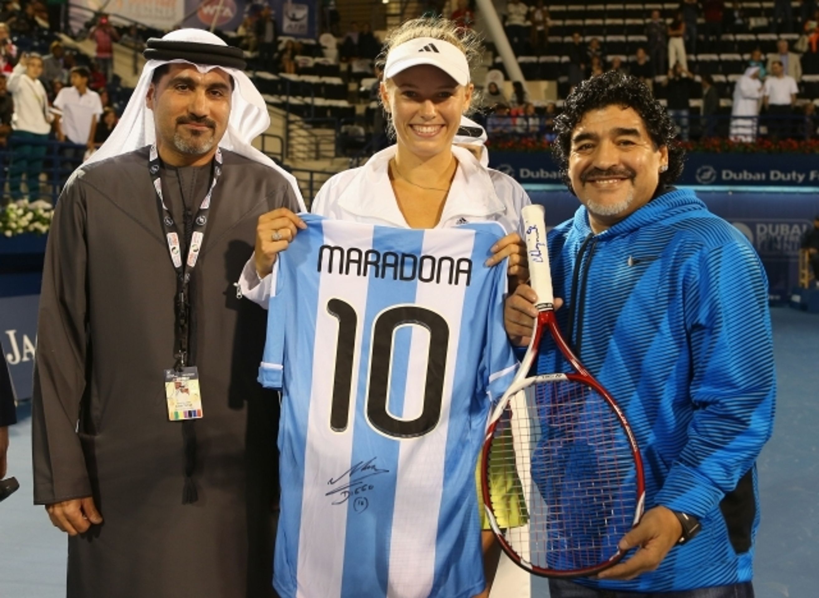 Diego Maradona se v Dubaji setkal s Caroline Wozniackou - 3 - GALERIE: Diego Maradona se v Dubaji potkal s Caroline Wozniackou (4/6)
