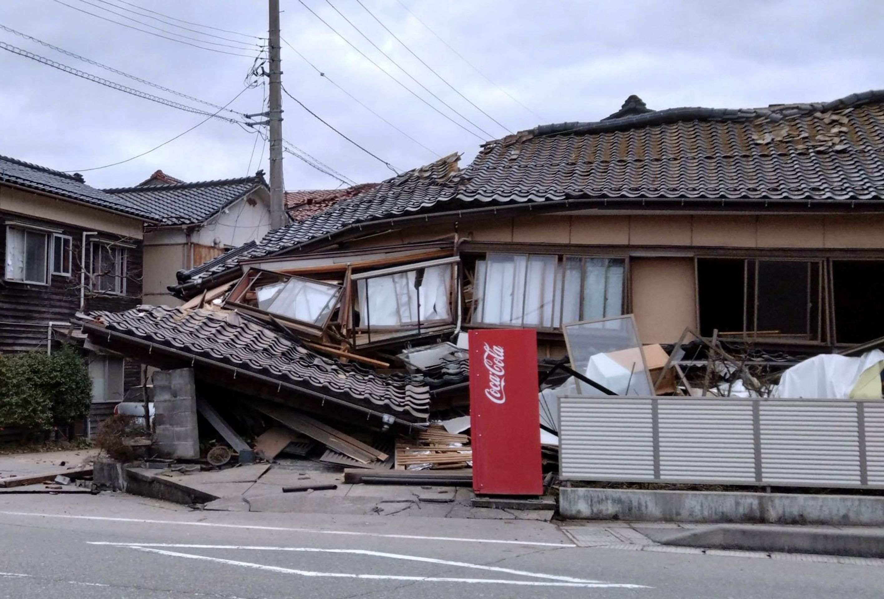Následky zemětřesení v Japonsku 1 - Následky zemětřesení v Japonsku (6/9)