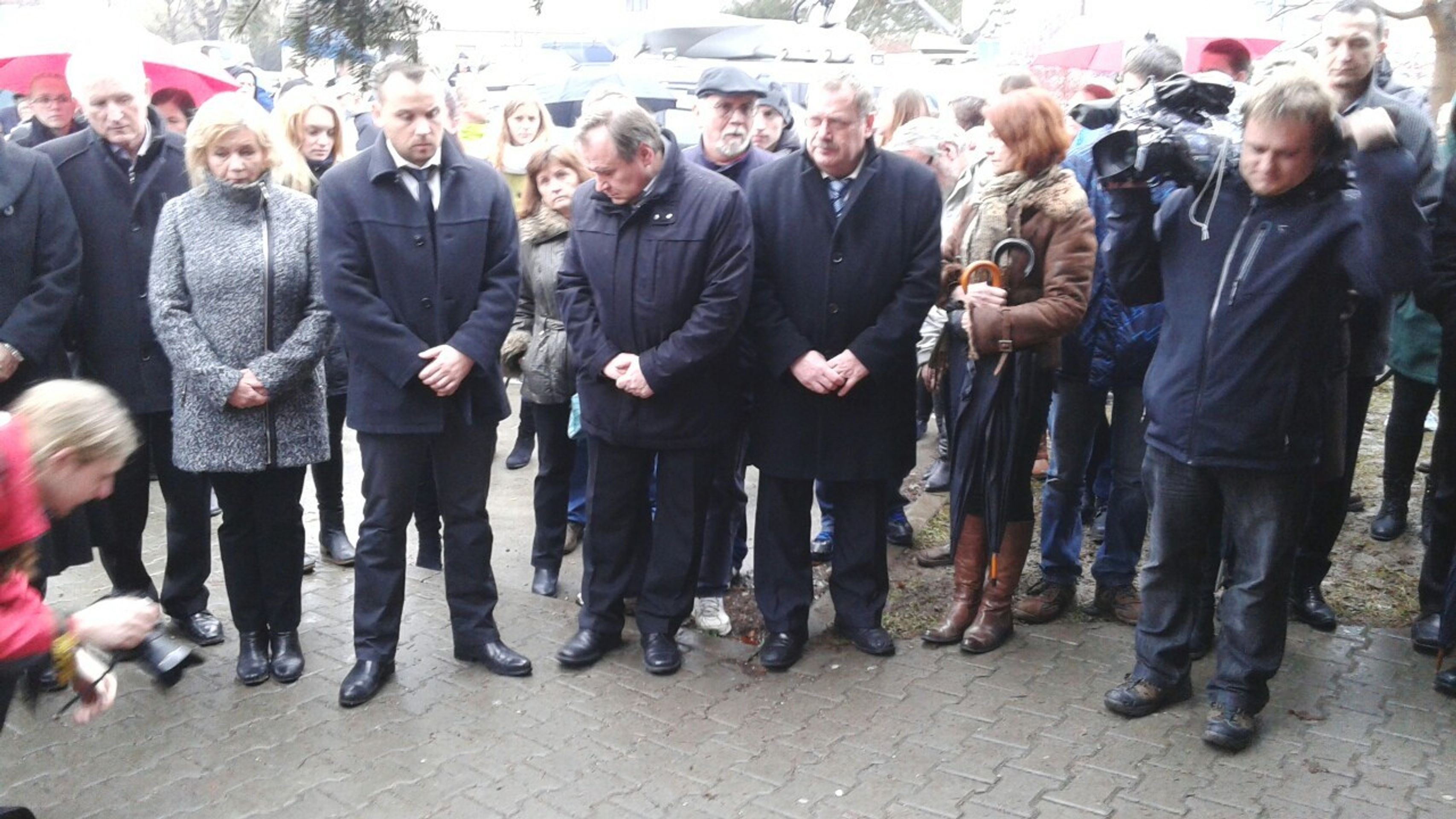 Pieta v Uherském Brodě - 2 - GALERIE: Lidé uctívají památku obětí střelby v Uherském Brodě (10/12)
