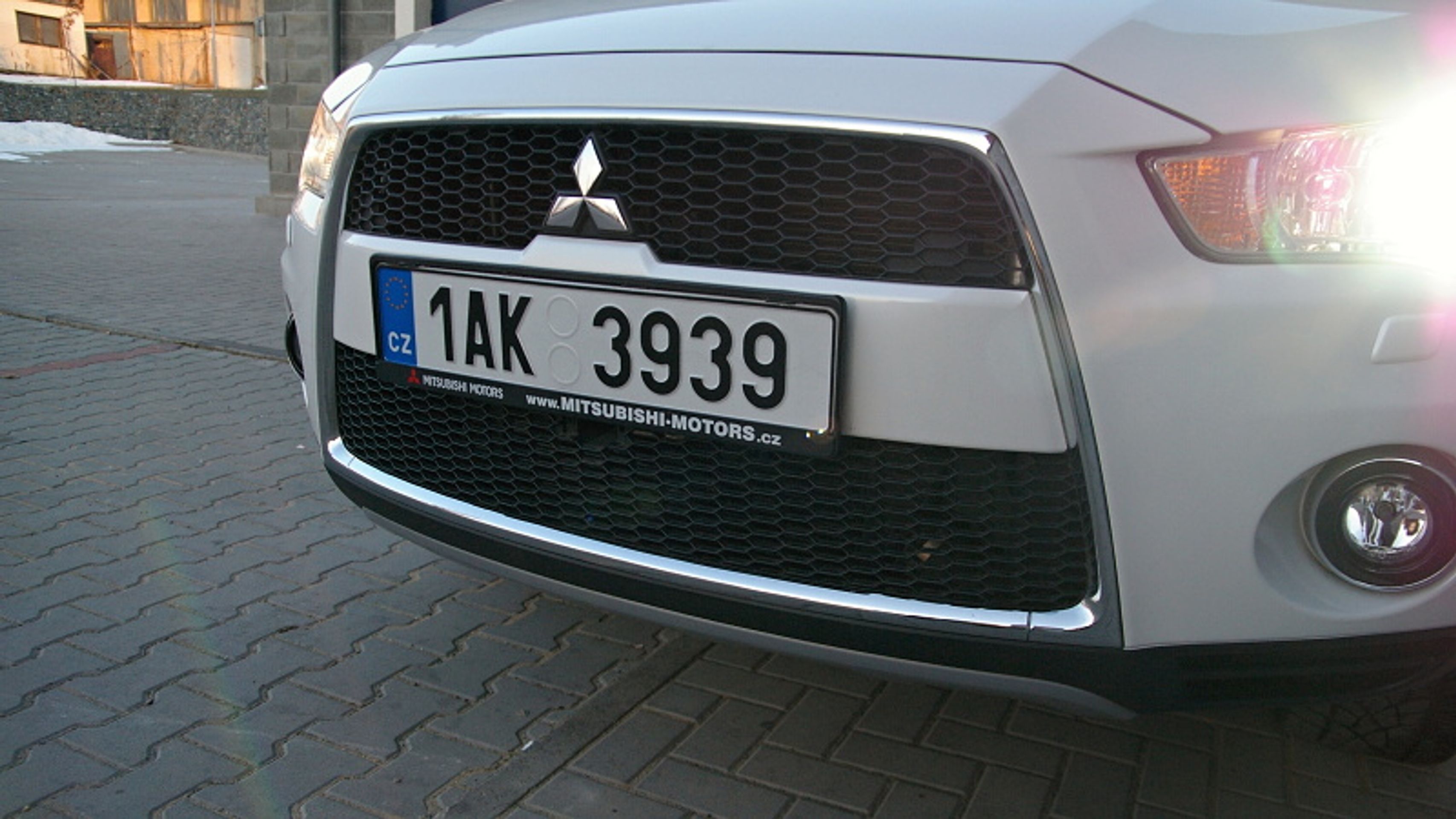 Mitsubishi Outlander - 3 - GALERIE Mitsubishi Outlander (5/7)