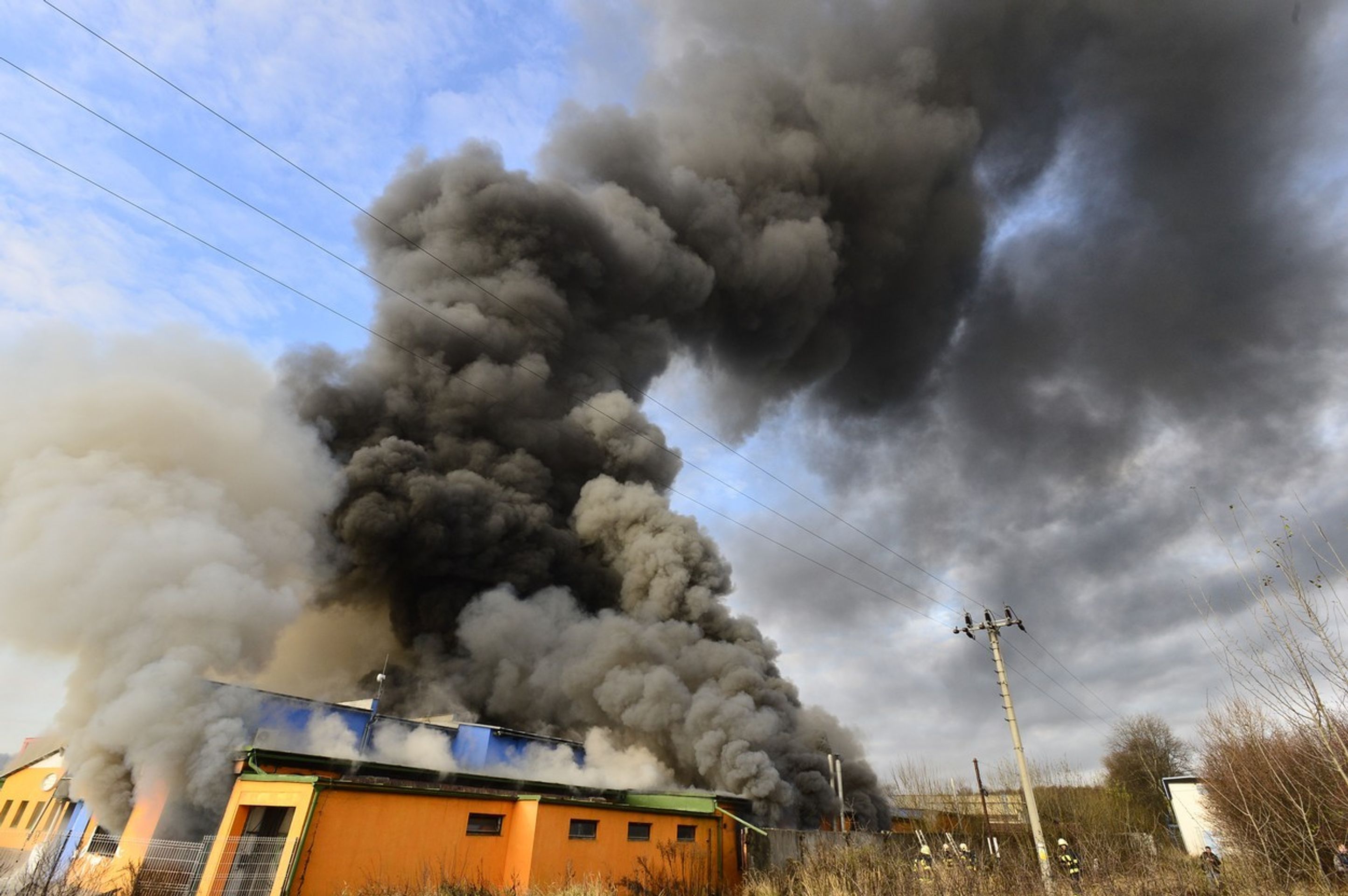 Výbuch v turnovské továrně - 3 - GALERIE: Výbuch v turnovské továrně (3/6)