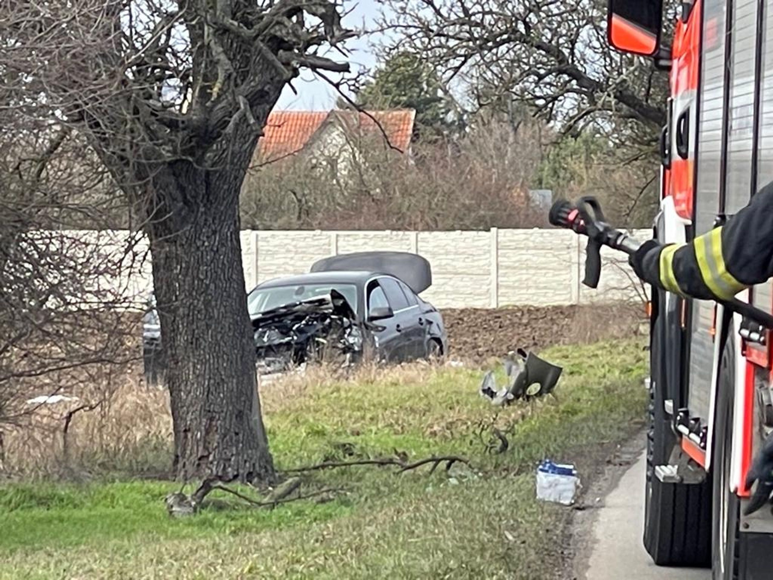 Vážná nehoda na Mělnicku - Vážná nehoda na Mělnicku (3/7)