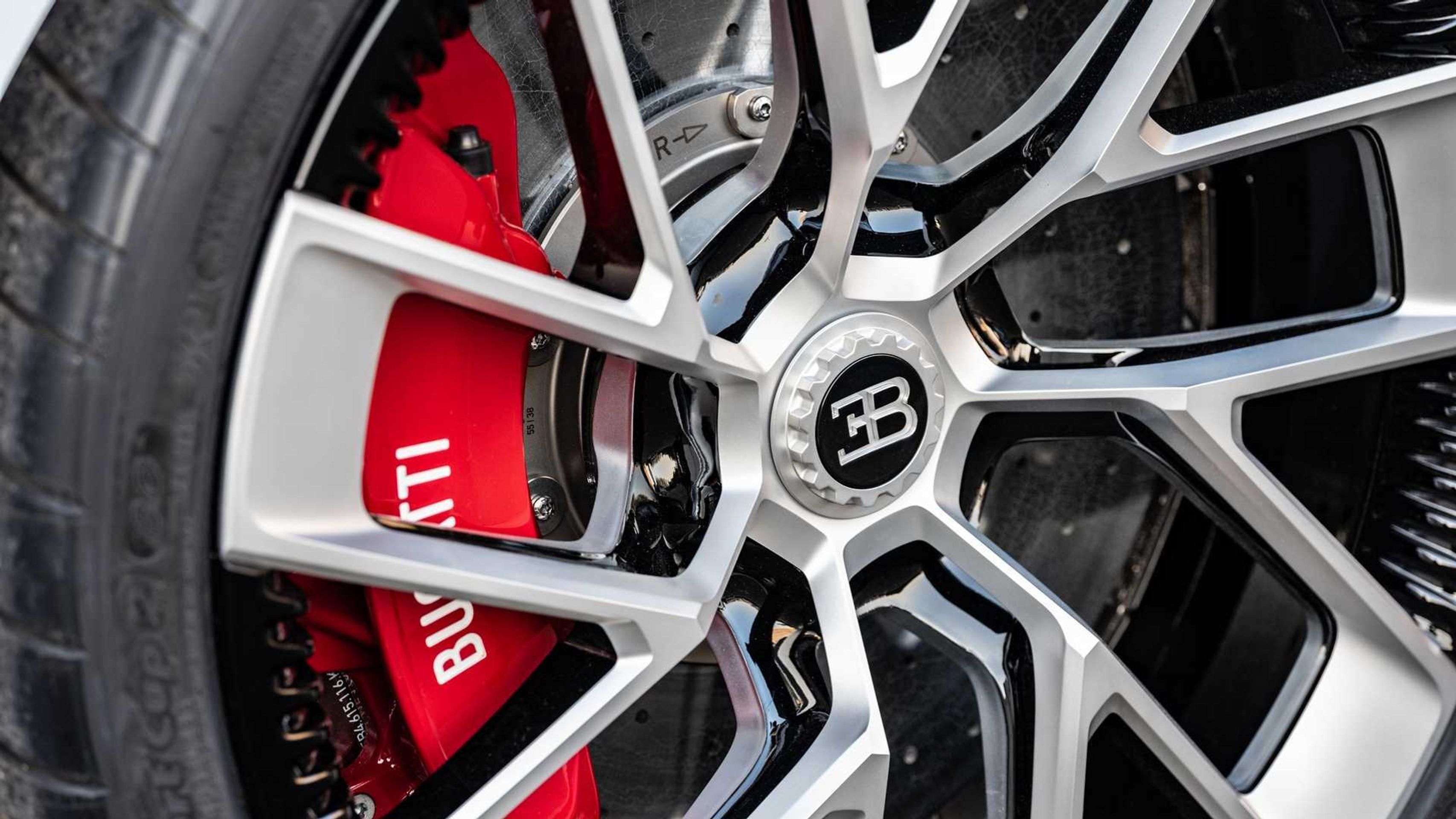 Bugatti Centodieci - 45 - Fotogalerie: Úžasné Bugatti Centodieci (19/23)
