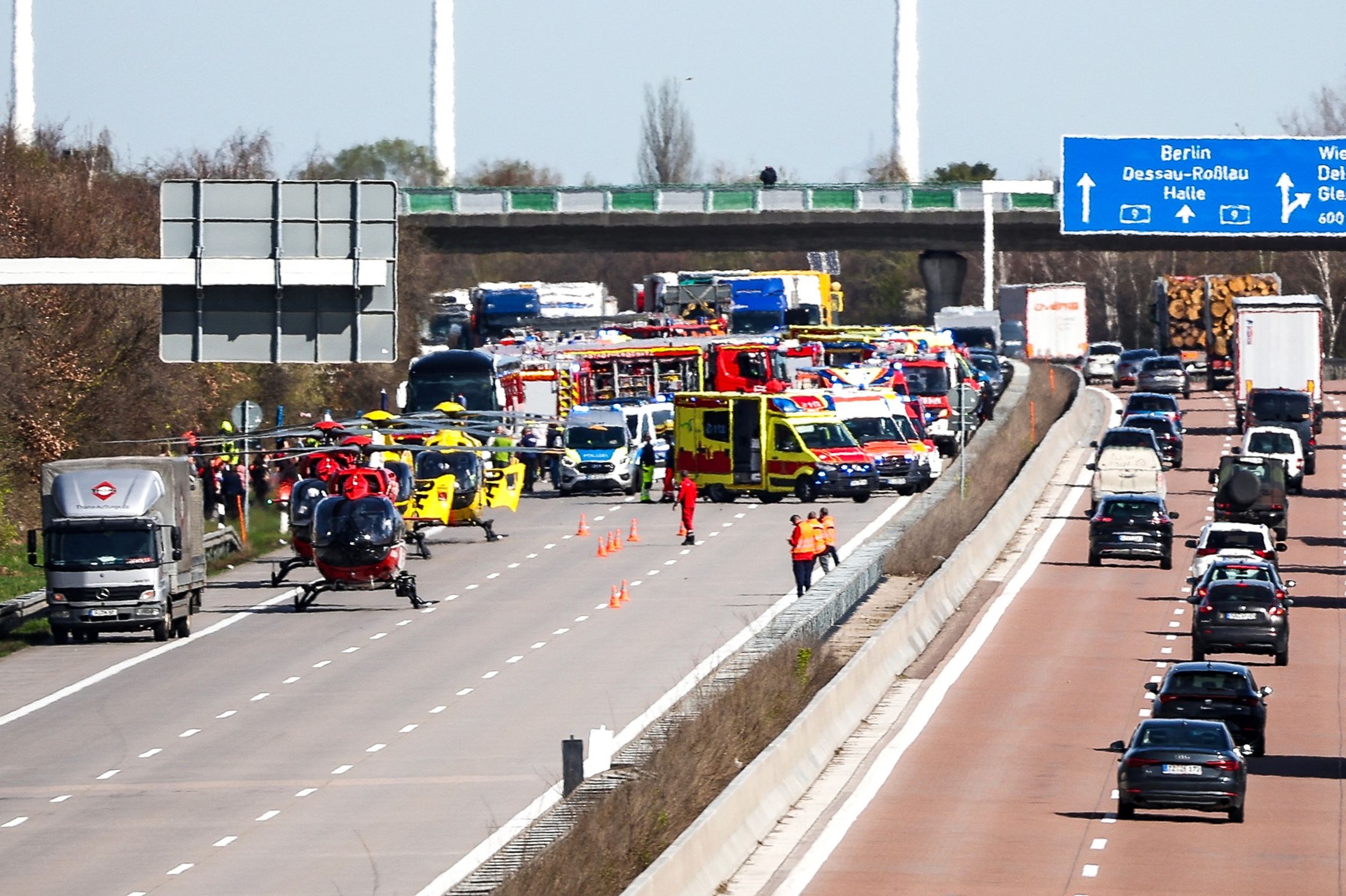Tragická dopravní nehoda na dálnici A9 v Německu (2) - Tragická dopravní nehoda na dálnici A9 v Německu (5/5)