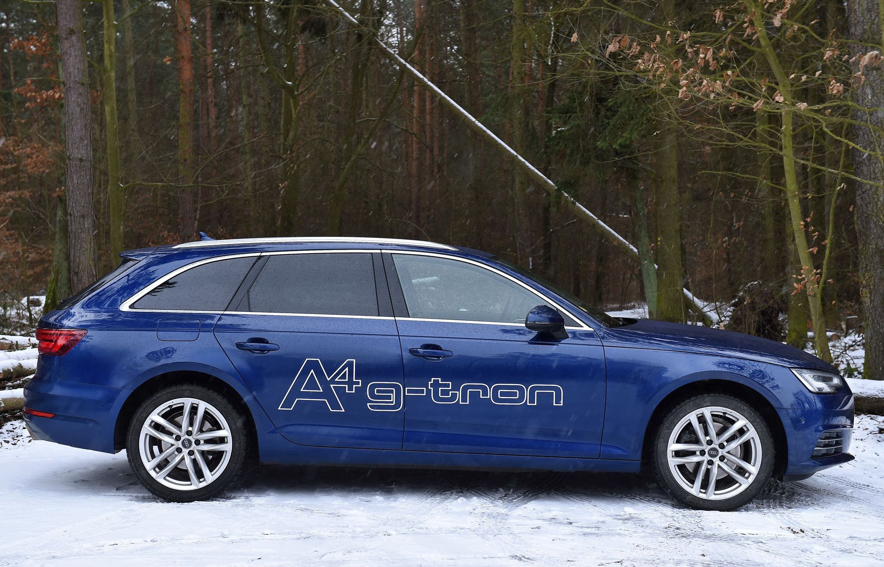 Audi A4 Avant g-tron - 14 - GALERIE: Audi A4 Avant g-tron (4/15)