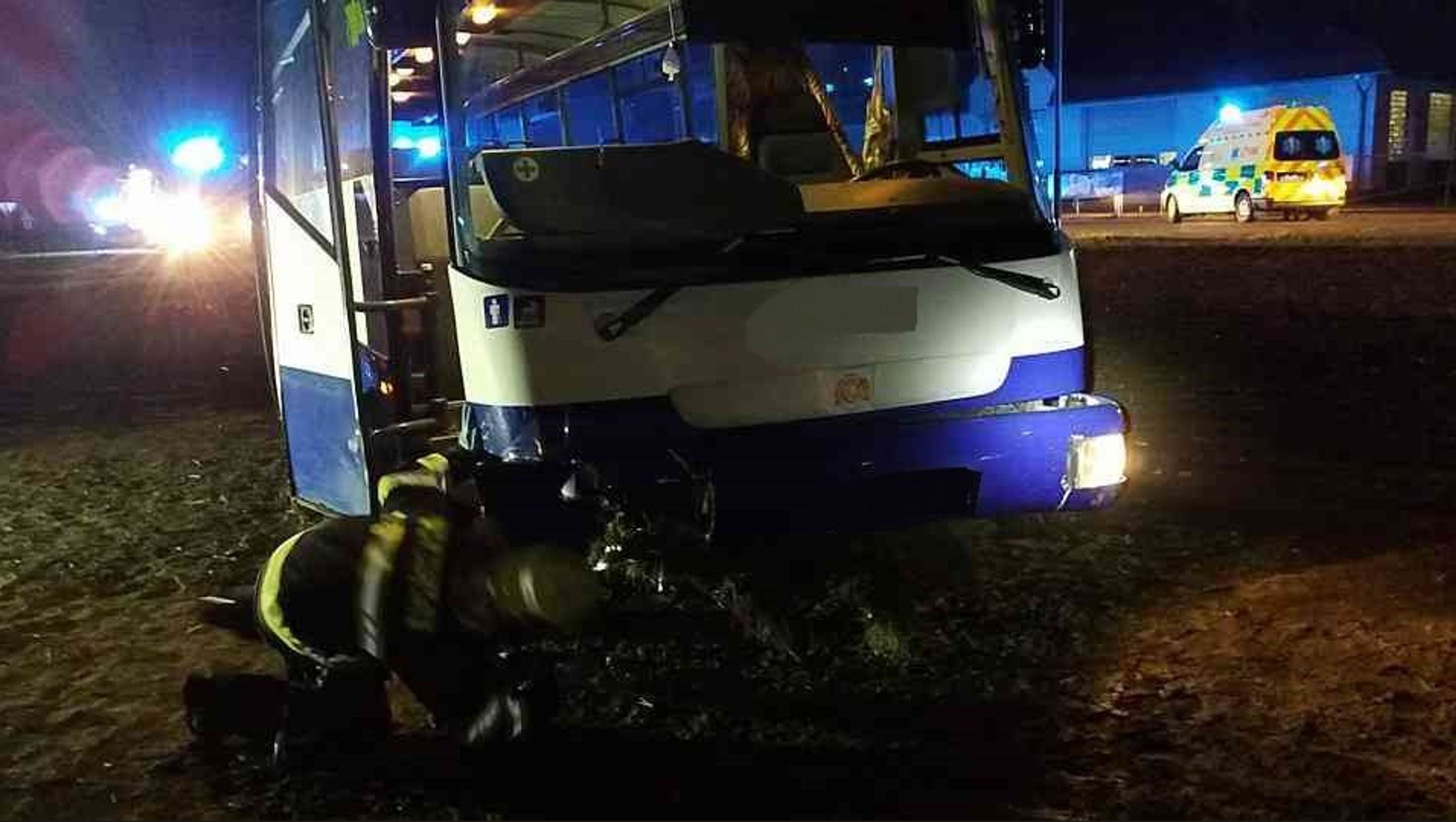 Nehoda autobusu v Pardubicích - GALERIE: Vážná nehoda u Pardubic (4/4)