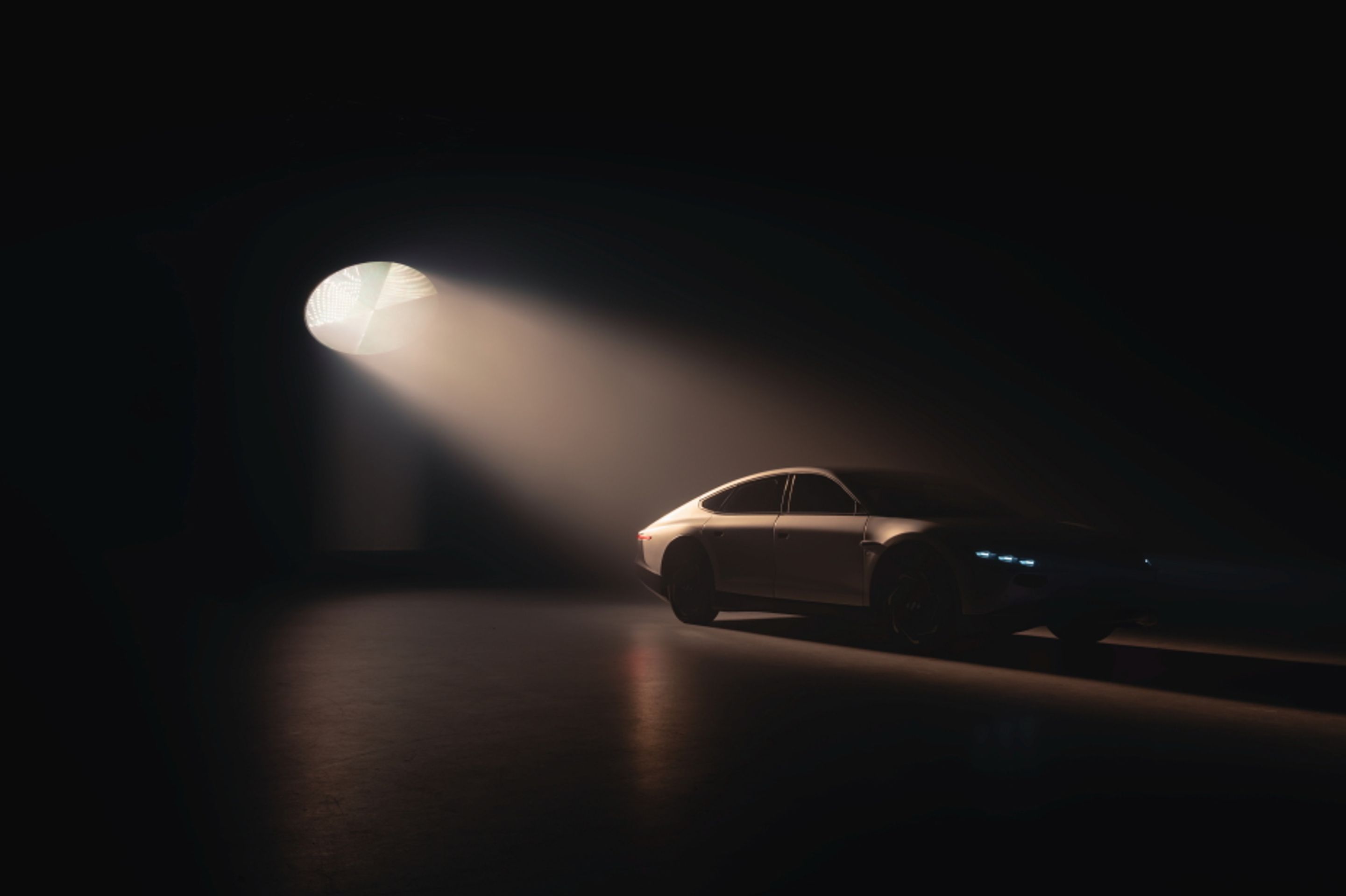 Solární elektromobil Lightyear 0 - Elektromobil Lightyear 0 si vozí solární elektrárnu (10/11)