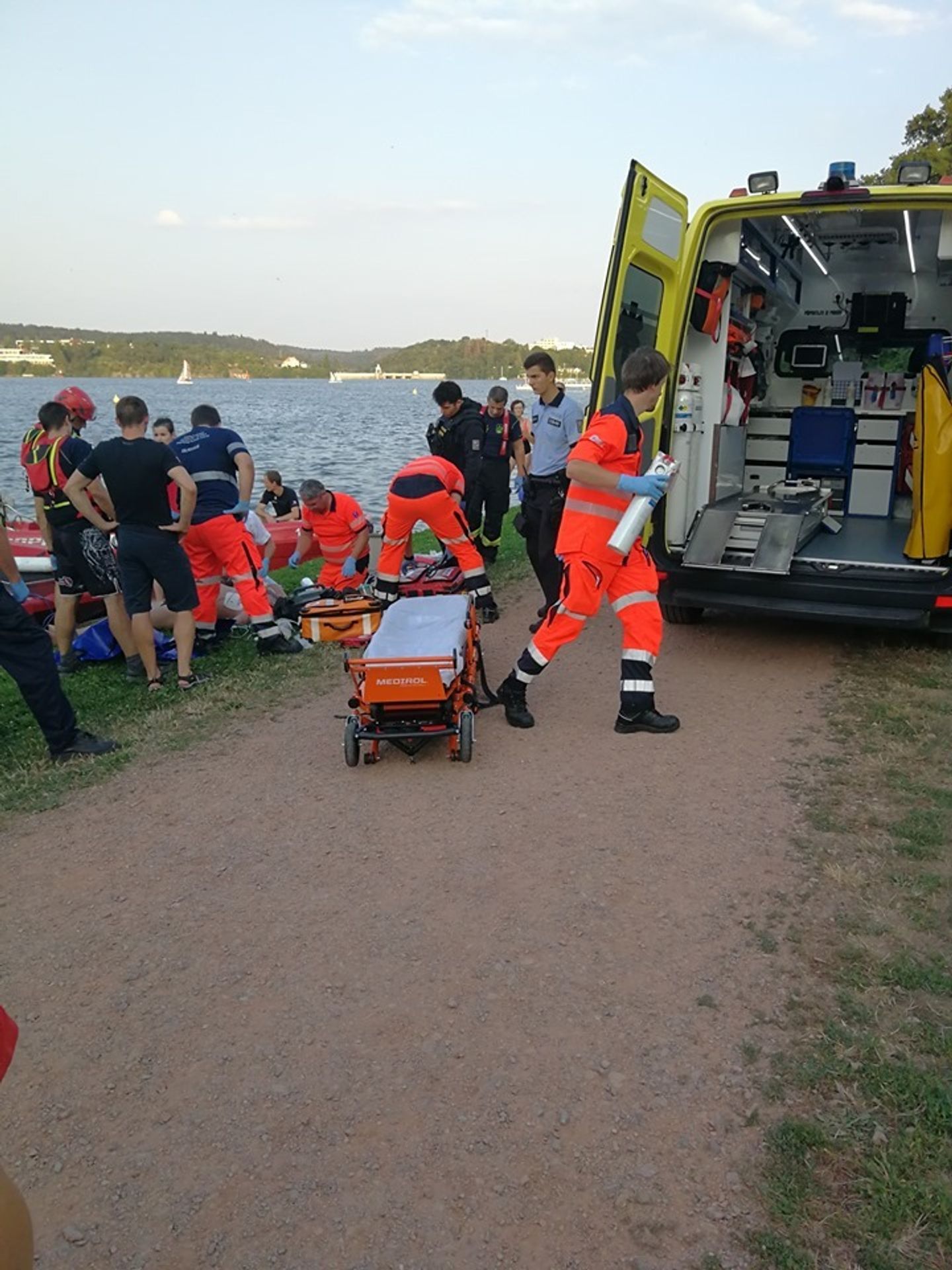 Na brněnské přehradě se topil muž - 1 - GALERIE: Na Brněnské přehradě se topil muž (2/3)