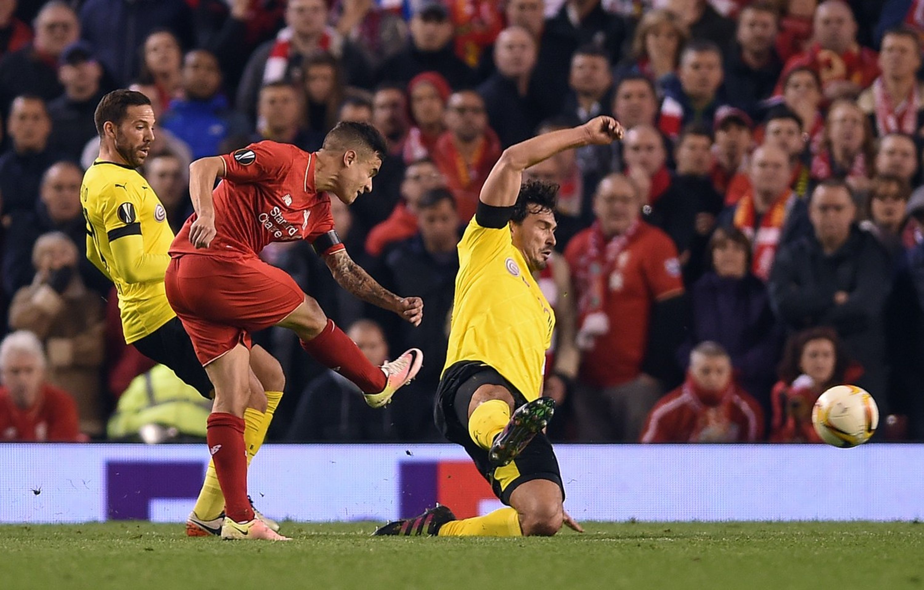 EL UEFA: Liverpool - Dortmund 4:3 (Coutinho 2:3) - GALERIE: FC Liverpool - Borussia Dortmund 4:3 (5/8)