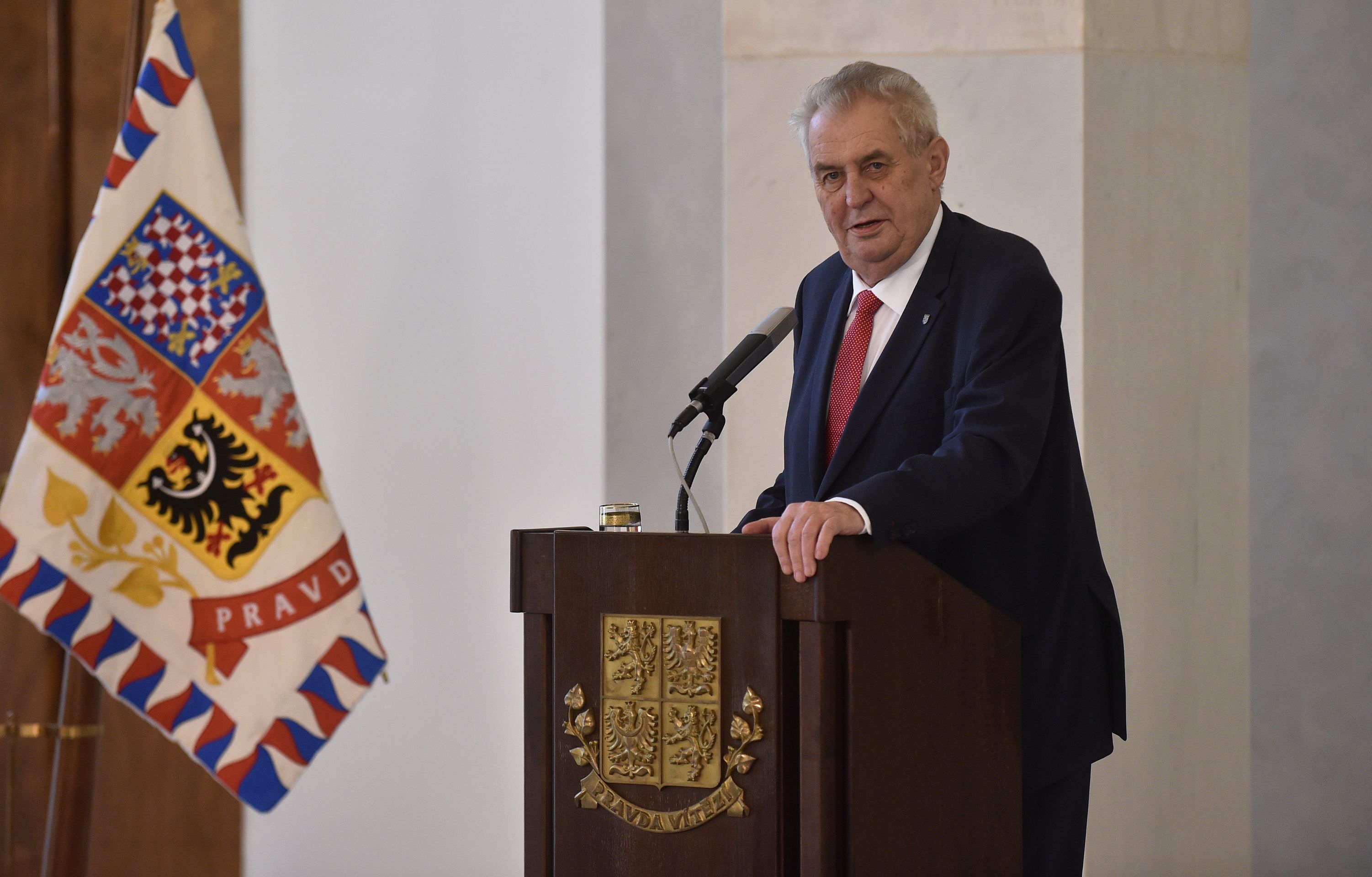 Miloš Zeman oznamuje kandidaturu - 2 - GALERIE: Oznámení kandidatury Miloše Zemana (2/7)