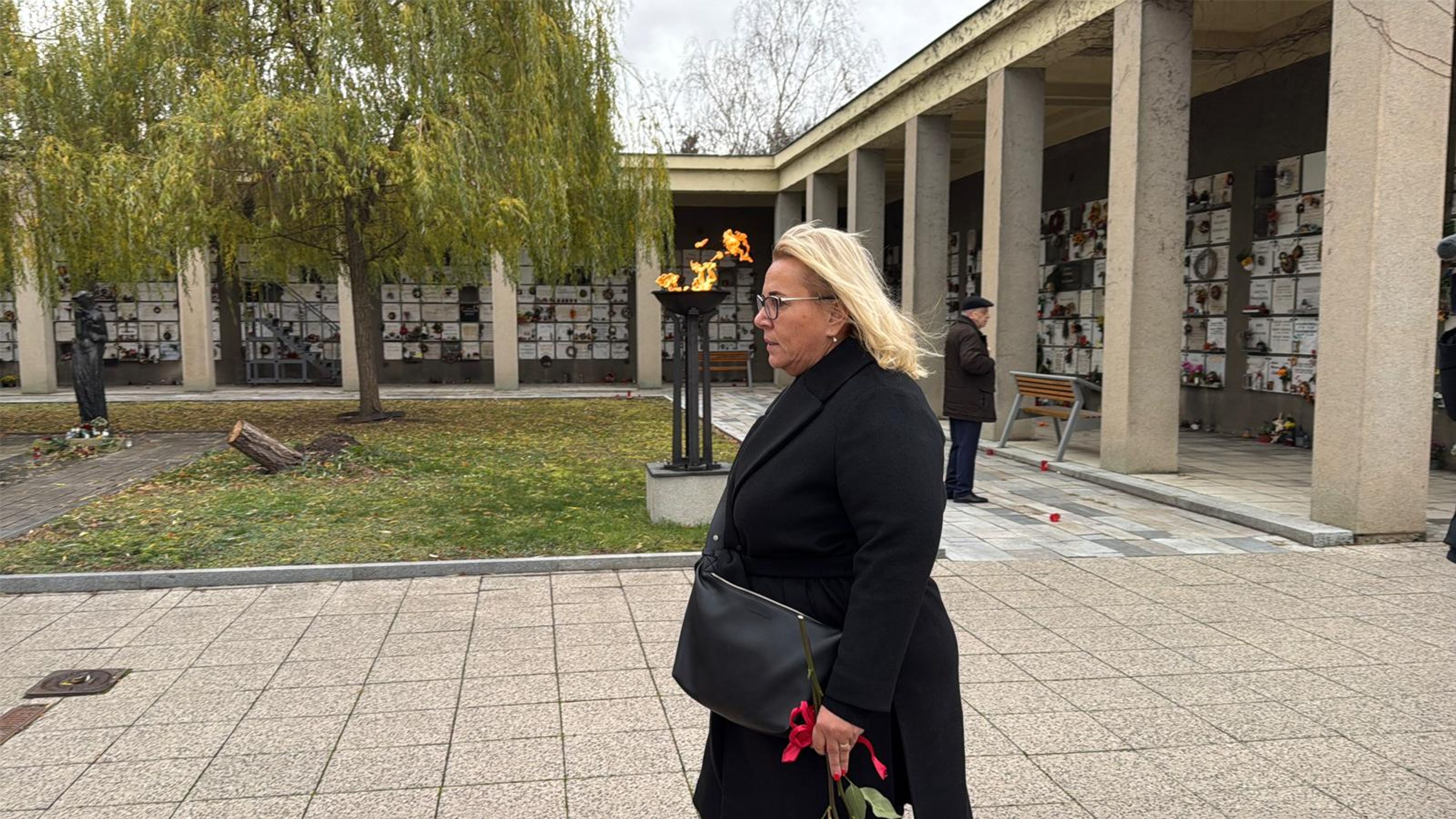 Klára Dostálová na pohřbu Marie Benešové - Pohřeb Marie Benešové (10/17)