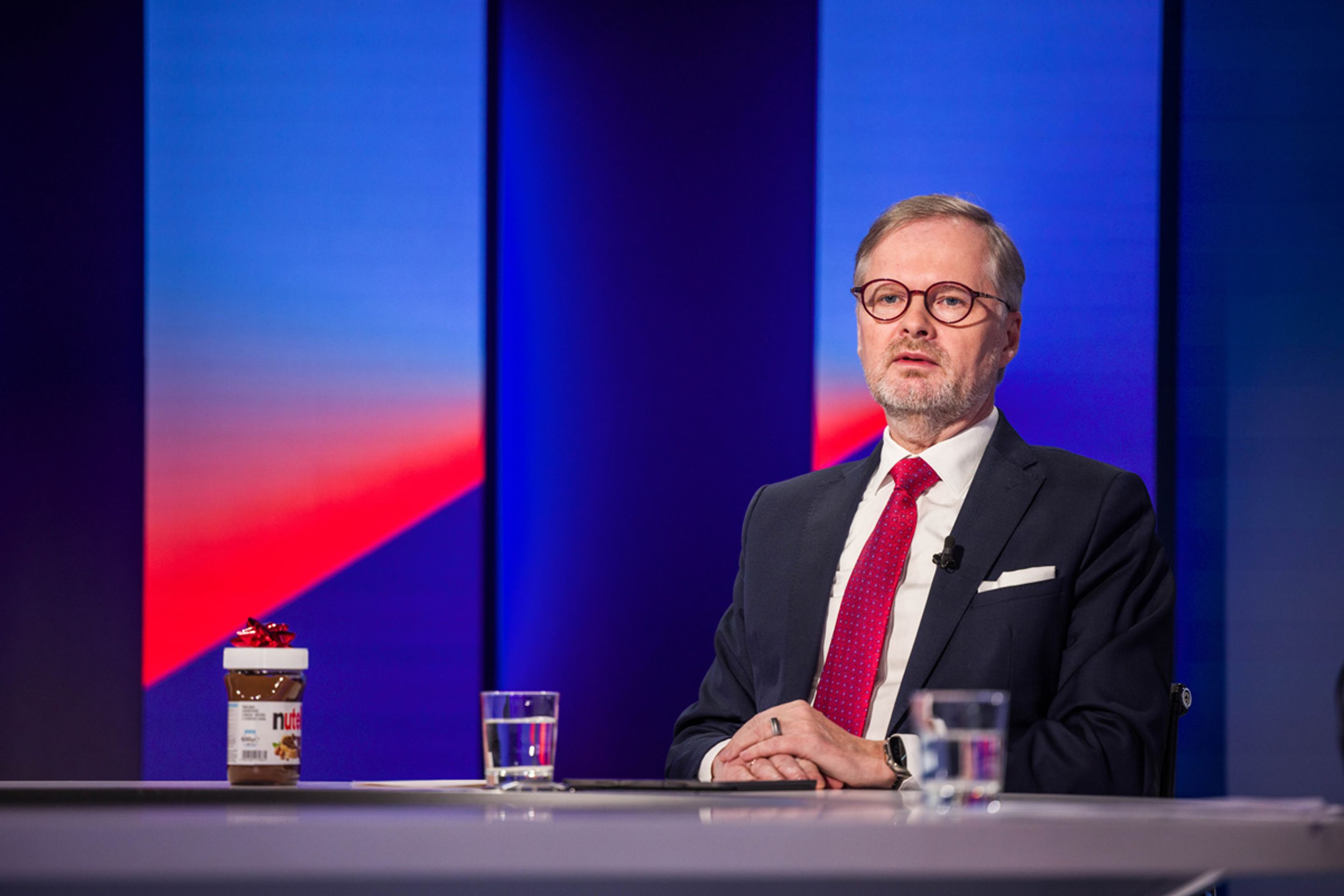 Za pět minut dvanáct (7) - Za pět minut dvanáct (7/12)