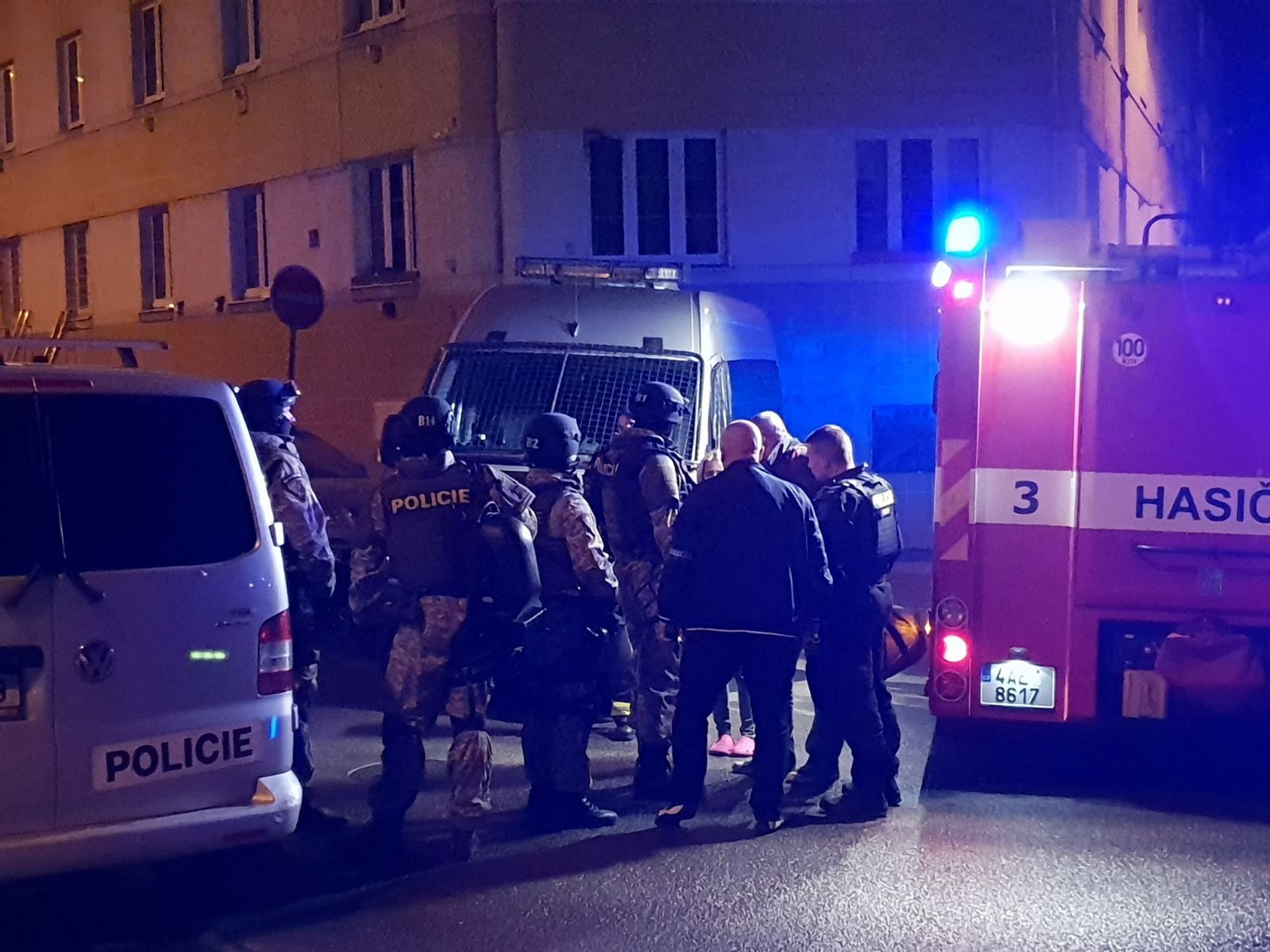 Zásah v Konšelské - 4 - GALERIE: Zásah policie v Konšelské ulici (2/5)