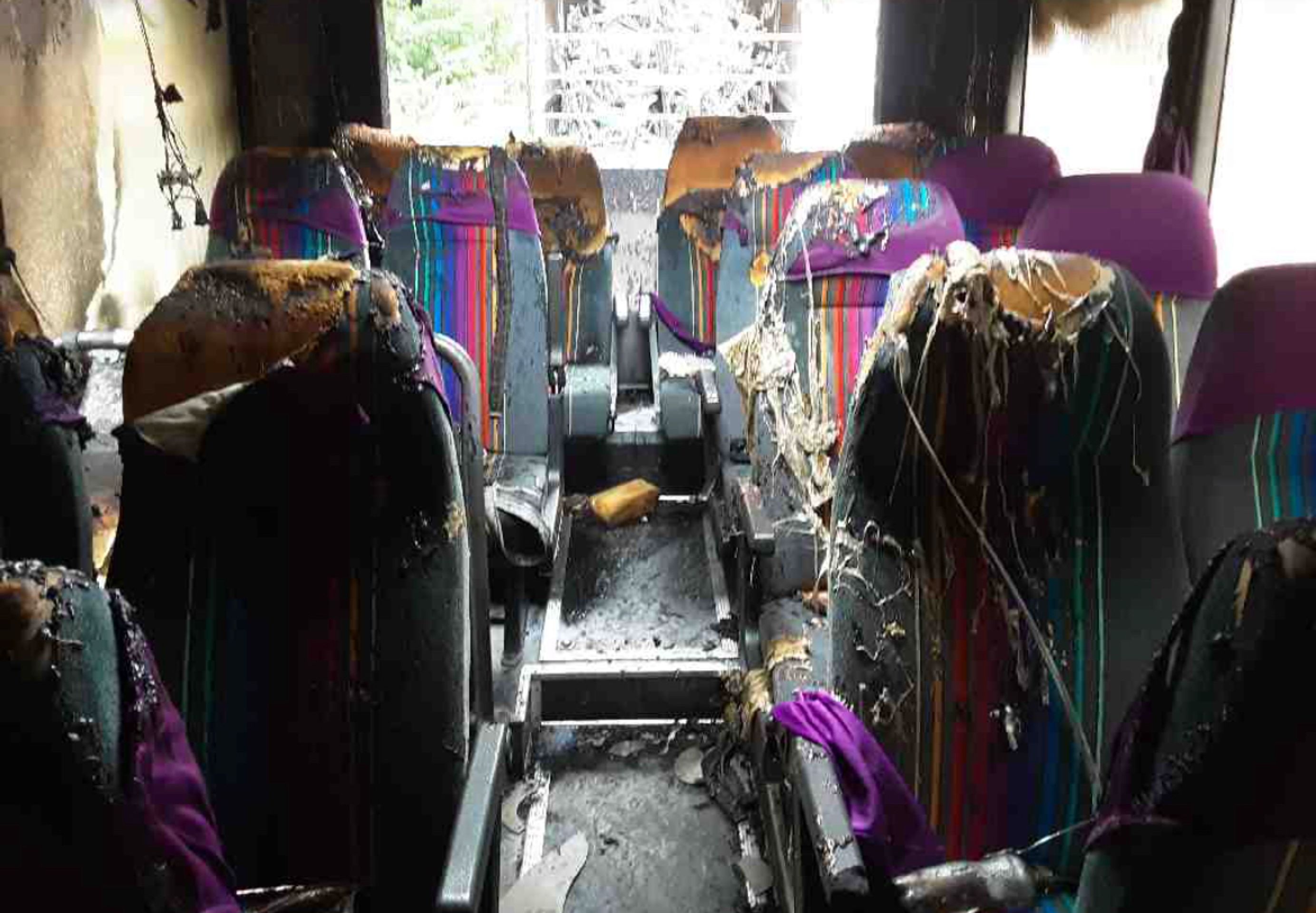Požár - autobus 2 - GALERIE: Požár autobusu (1/3)