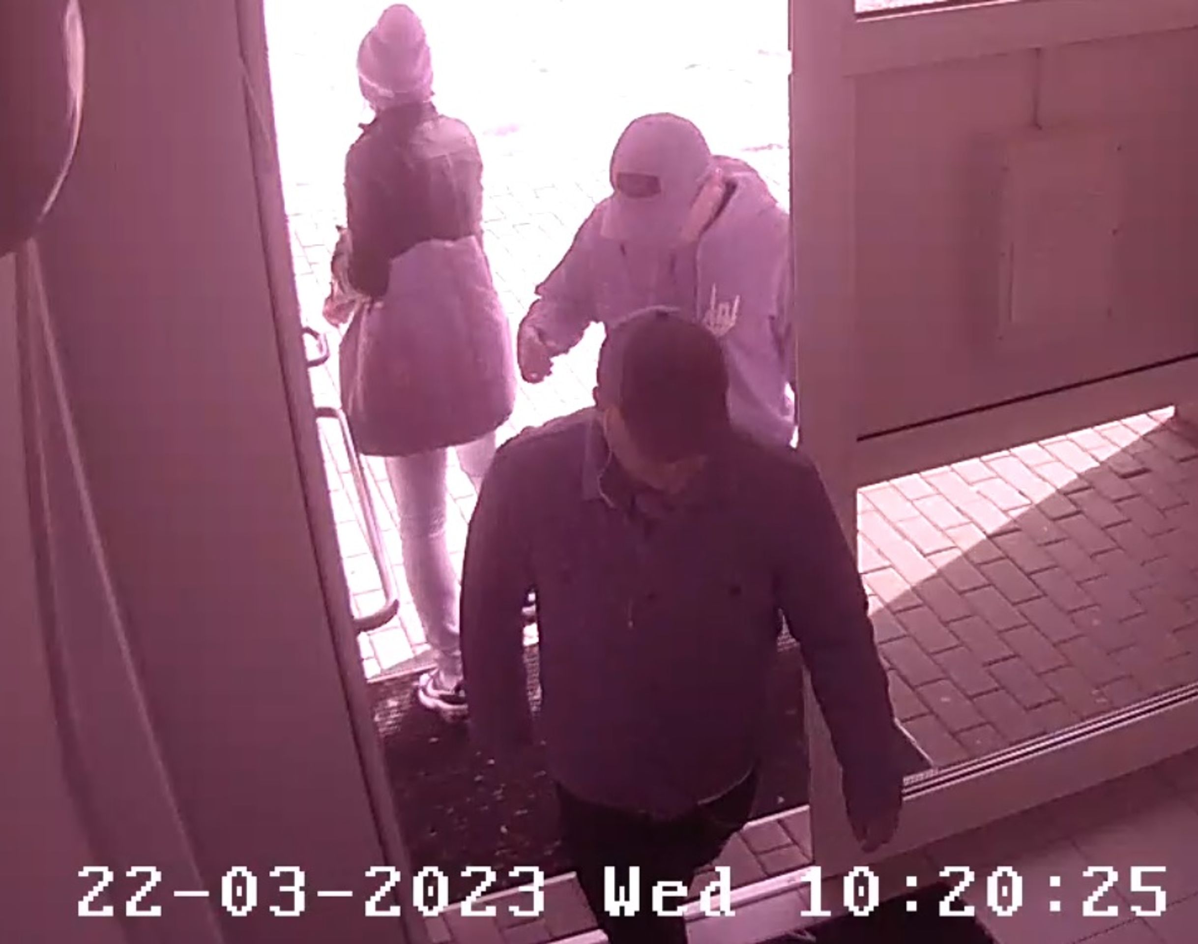 Policejní pátrání (5) - Policejní pátrání - vloupání do bytu (5/8)