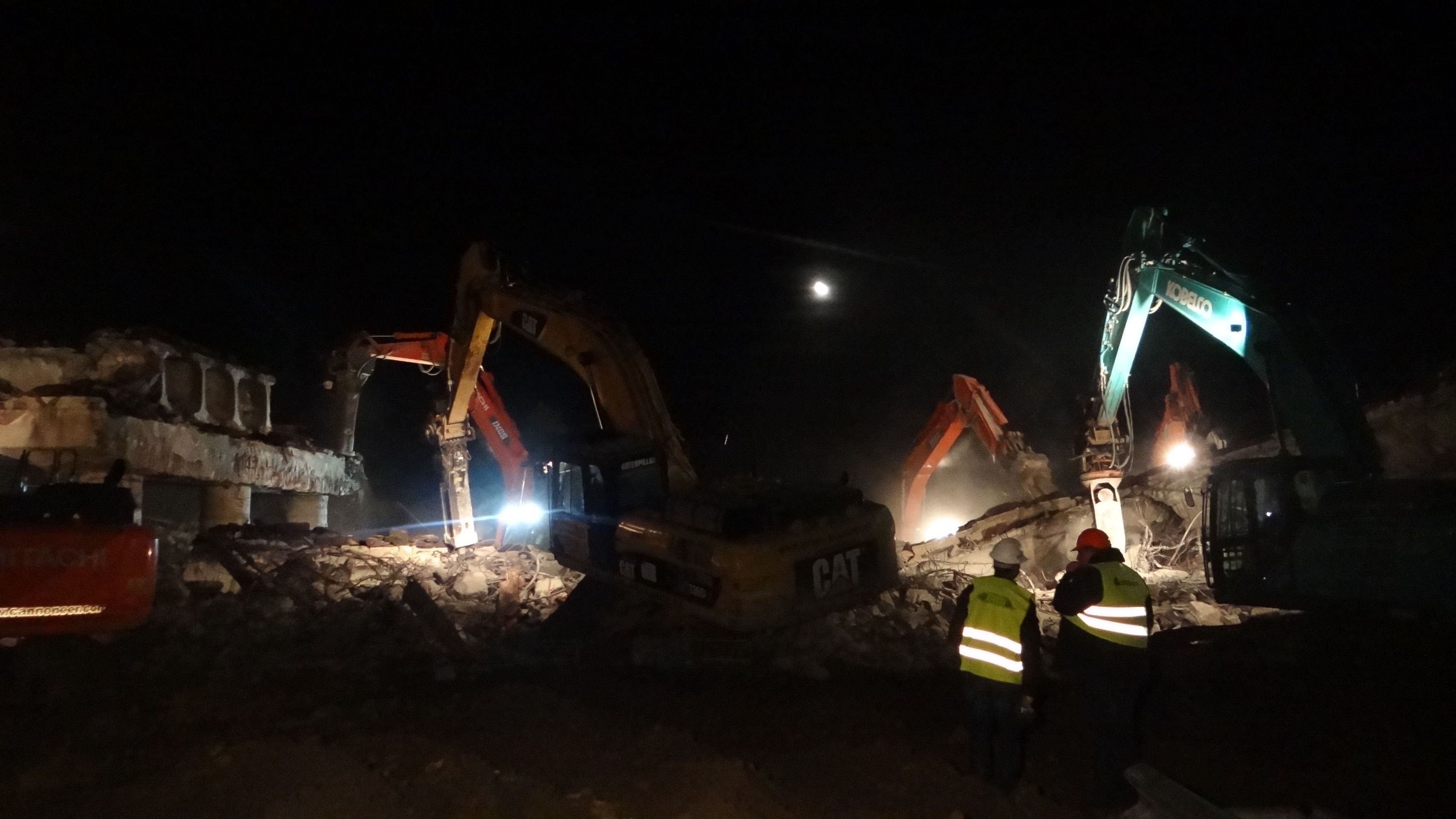 Demolice mostu na dálnici D4 - 5 - GALERIE: Demolice mostu na dálnici D4 (5/6)