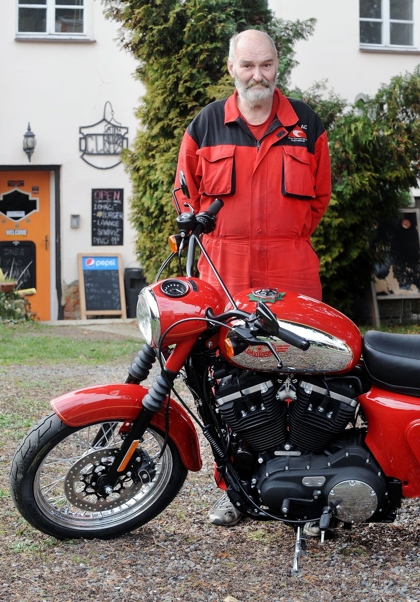 Přestavba motocyklu Harley-Davidson - 7 - GALERIE: Přestavba motocyklu Harley-Davidson (11/13)
