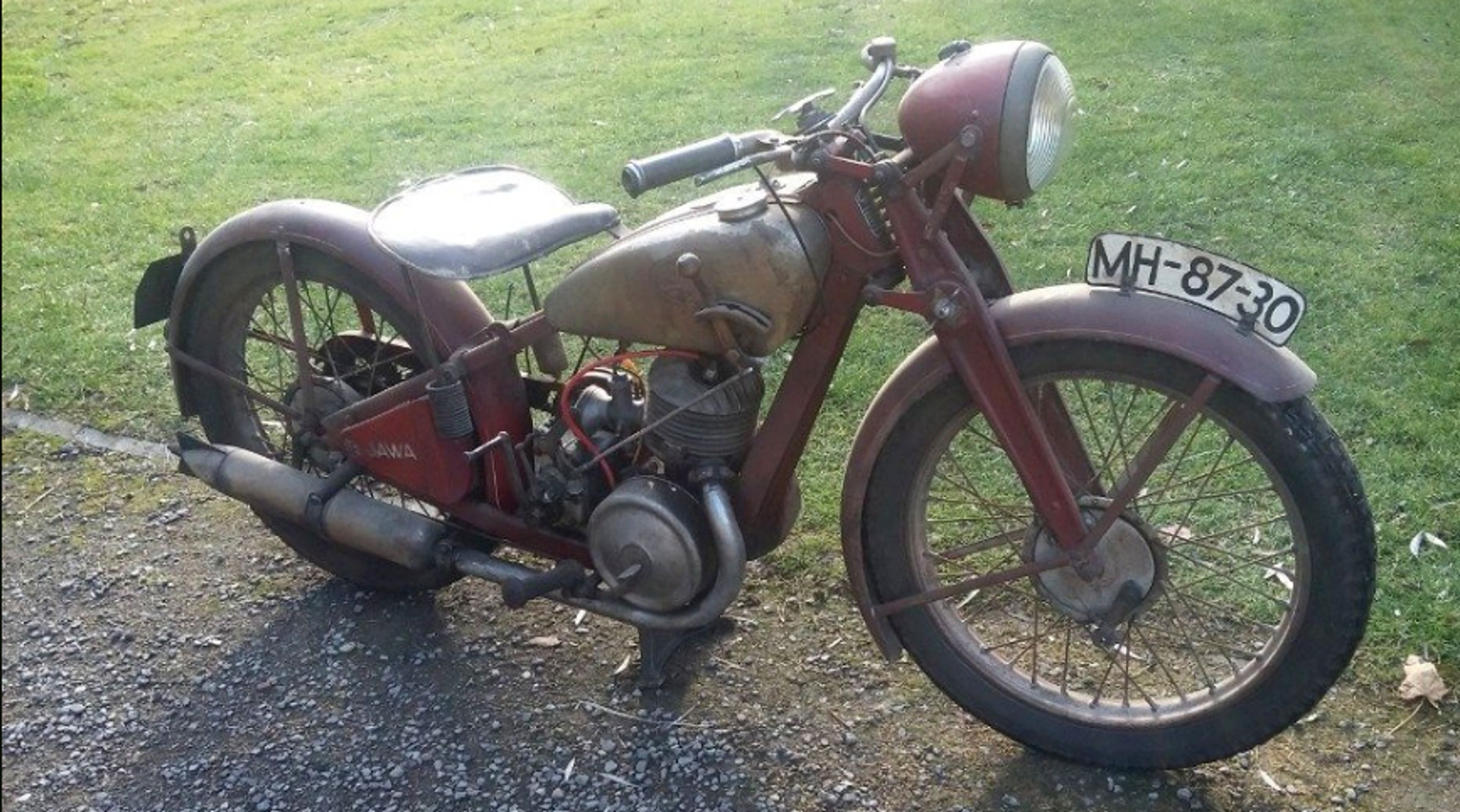 Pátrání po dvou motocyklech, vyrobených v letech 1946 a 1951 - 2 - GALERIE: Pátrání po dvou motocyklech, vyrobených v letech 1946 a 1951 (2/4)