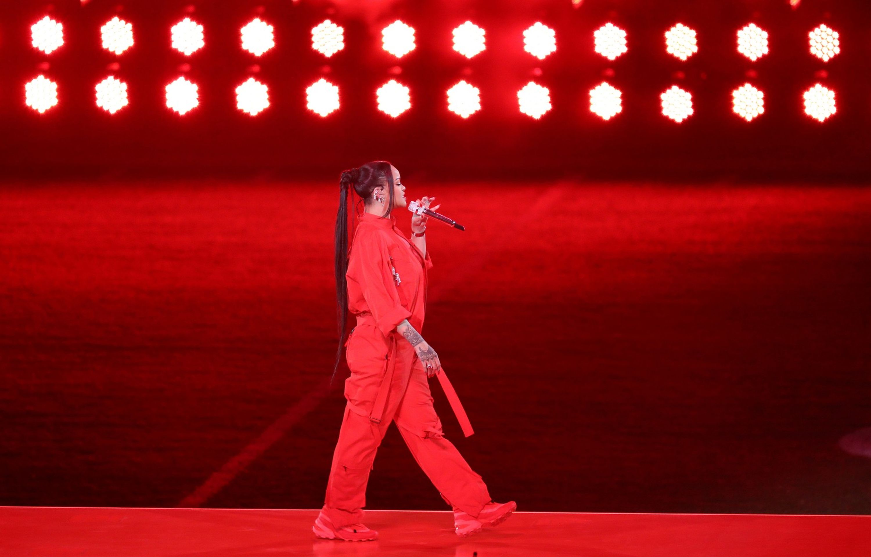 Rihanna na Super Bowlu - Rihanna na Super Bowlu (2/4)