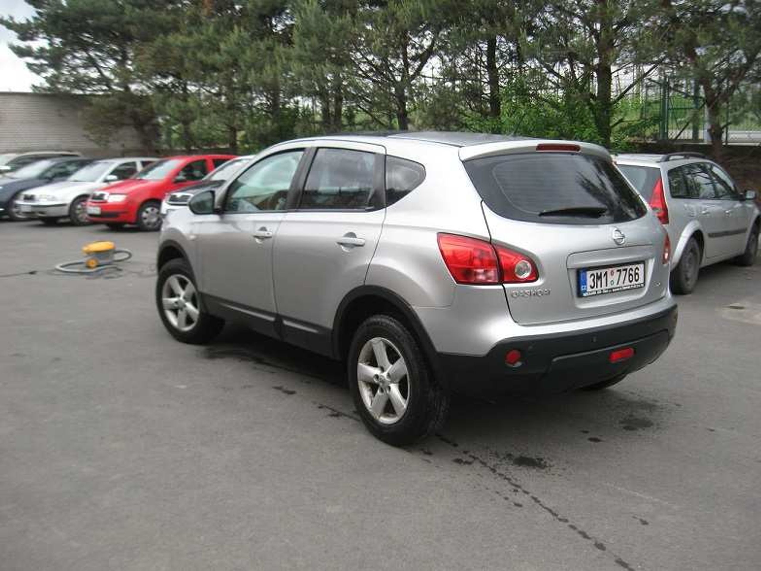 Dražba aut 19.6. 2015 - Nissan Qashqai, 60 000 Kč - GALERIE: Dražba aut 19.6. 2015 (6/23)