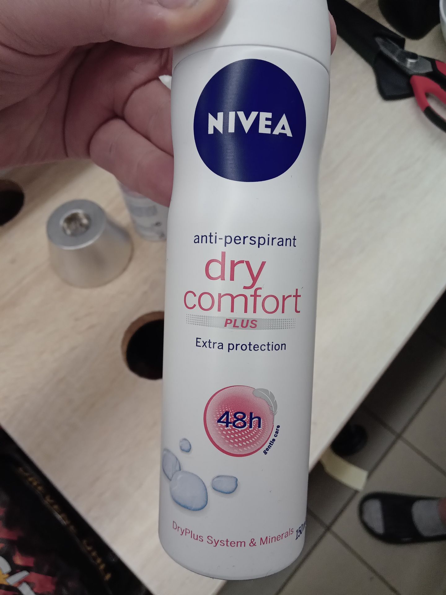 Antiperspirant Nivea  dry comfort PLUS (1) - Zdraví nebezpečná kosmetika (8/19)