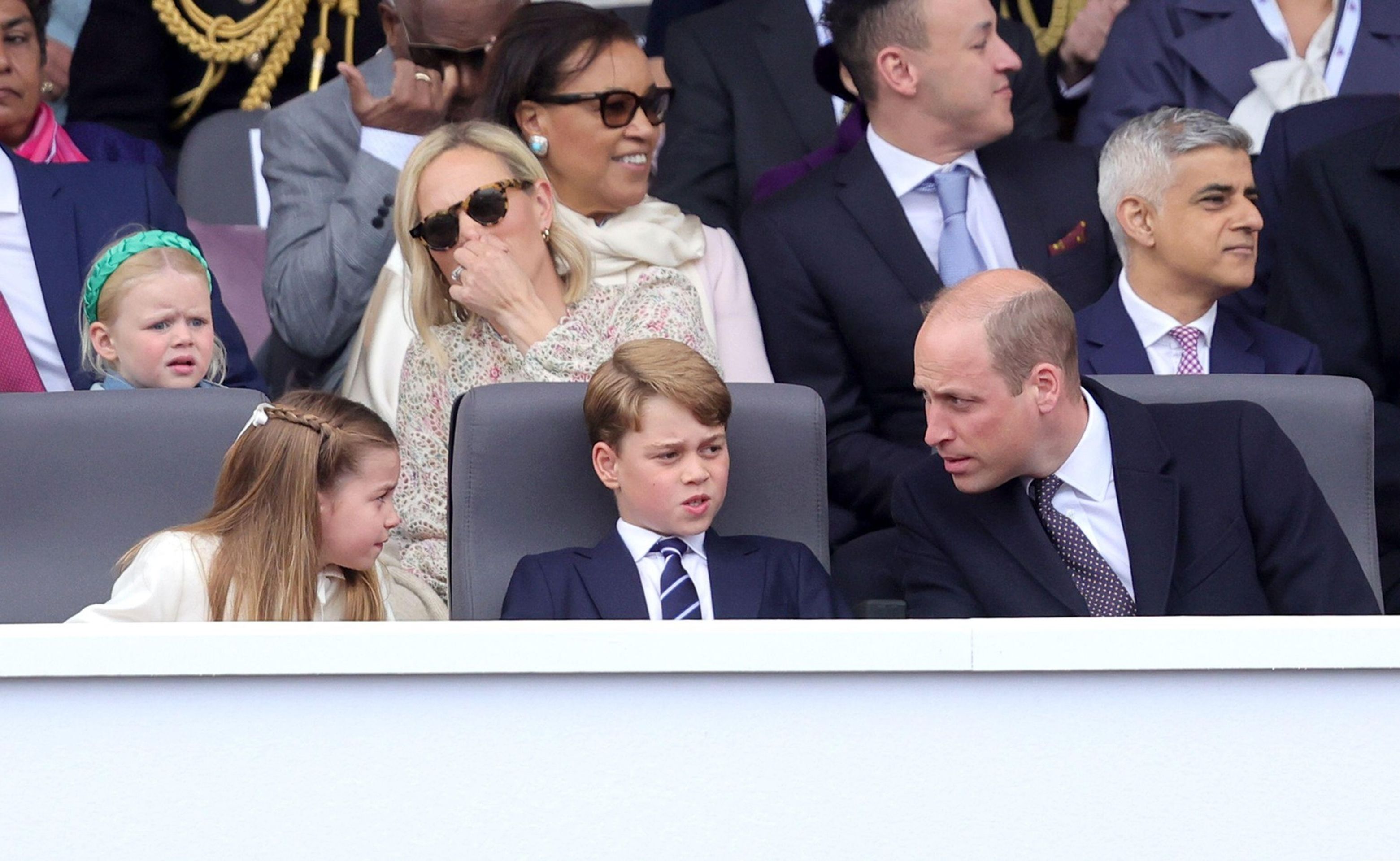 Princezna Charlotte, princ George, princ William - Princezna Charlotte a princ George (5/16)