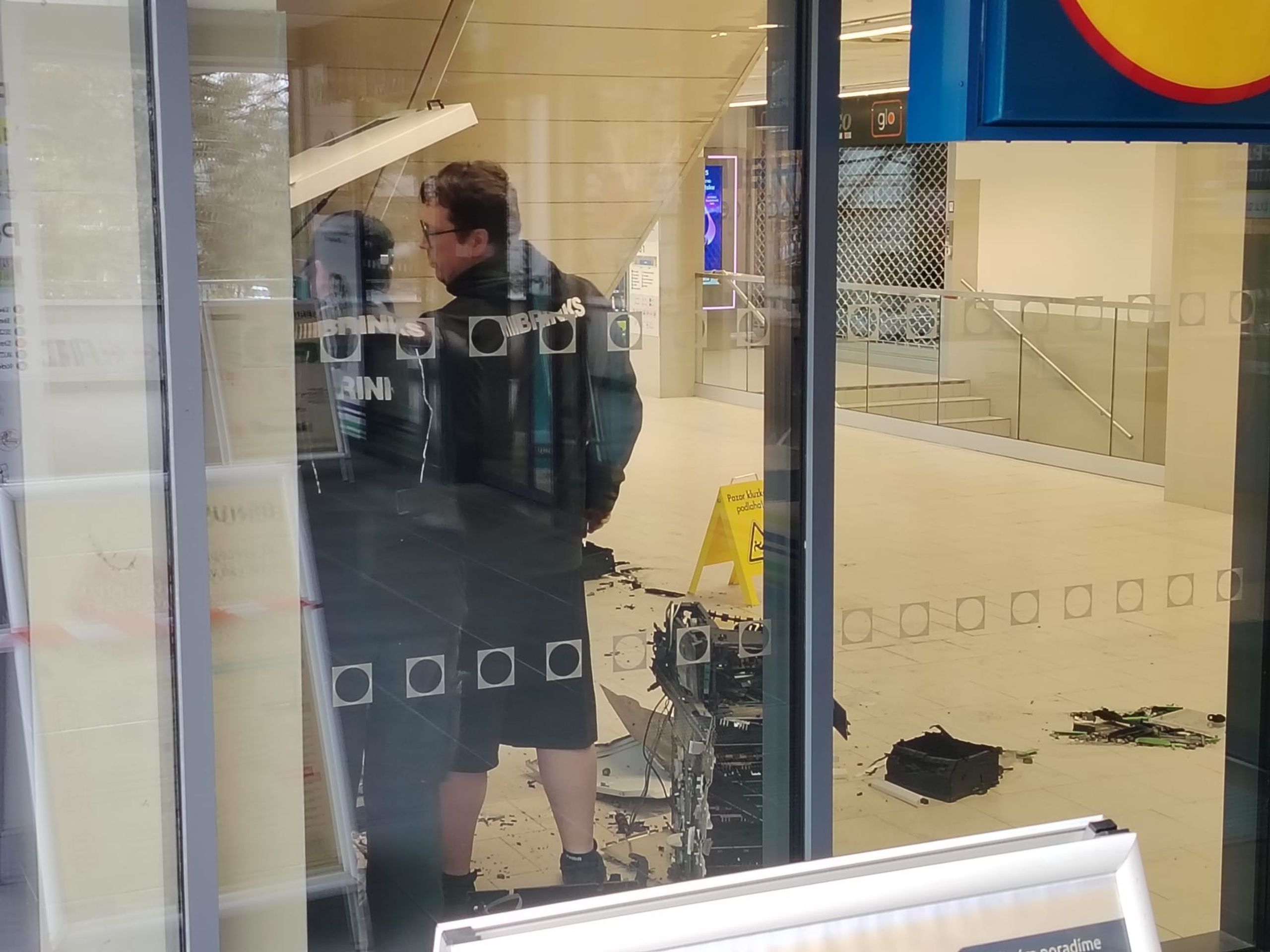 Poškozené bankomaty v Praze - Poškozené bankomaty v Praze (8/15)