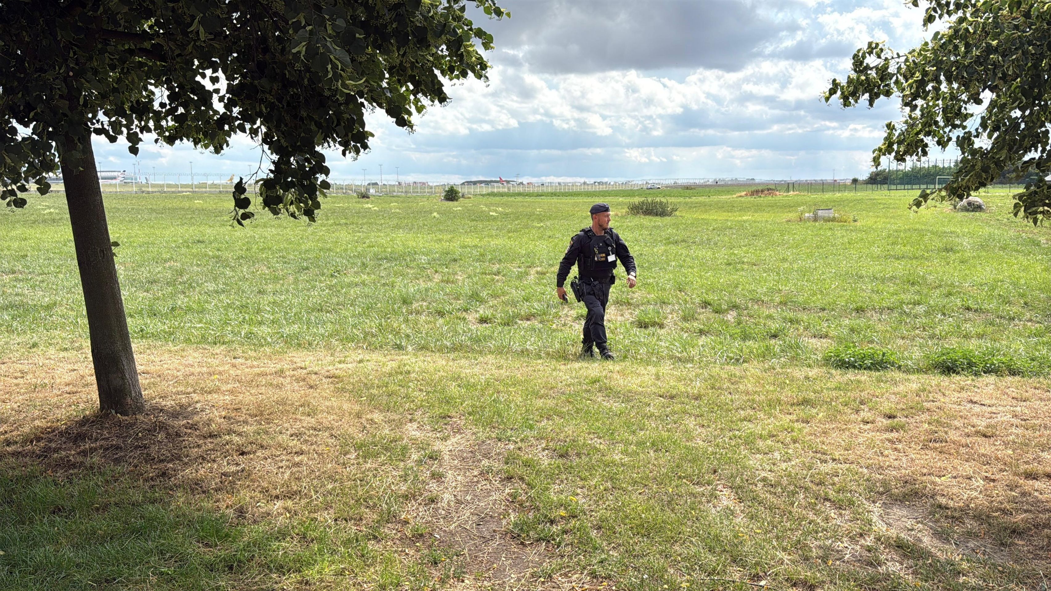 Policejní akce v okolí pražského letiště - Policejní akce v okolí pražského letiště (16/17)