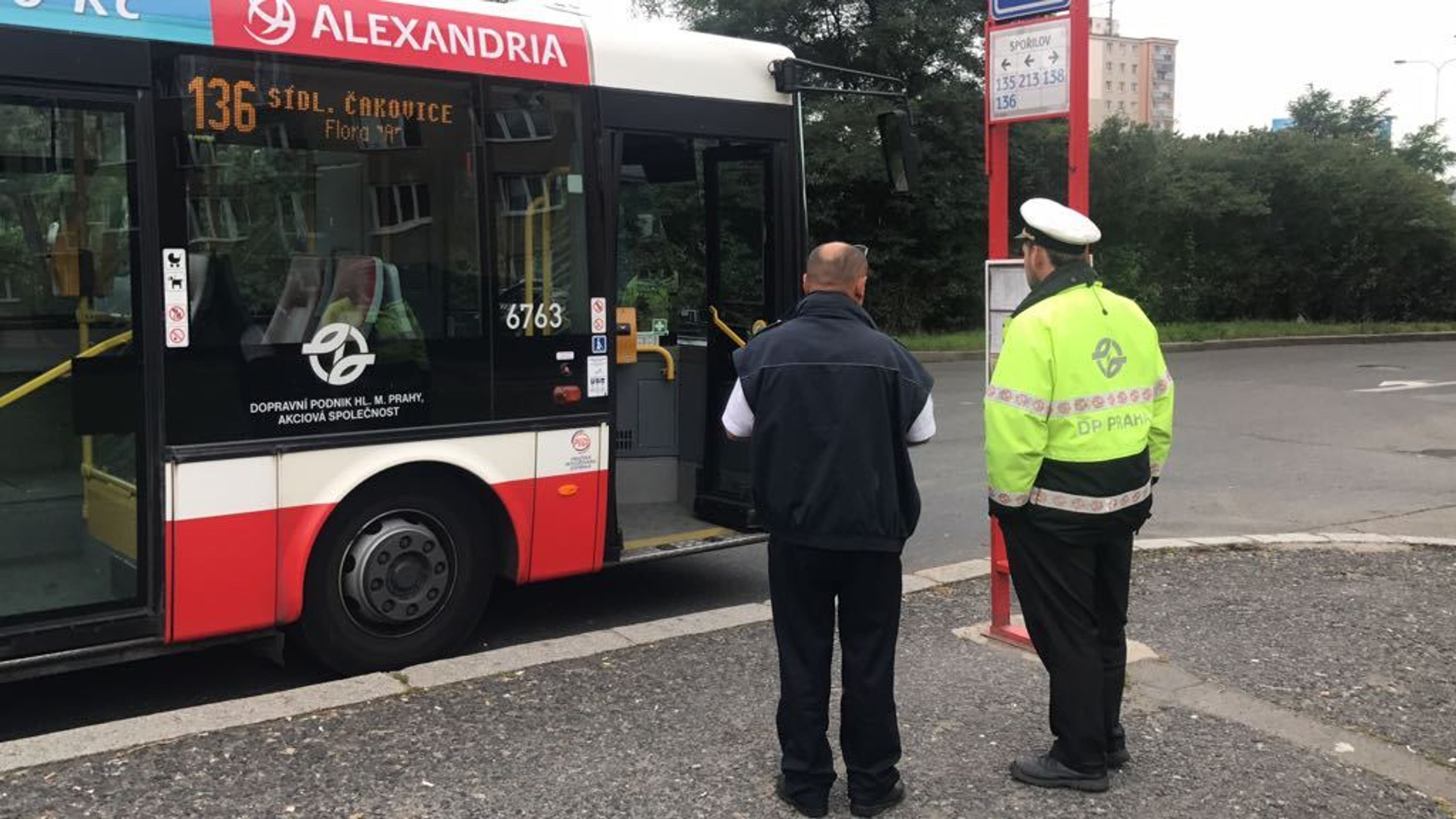 Napadení řidiče autobusu na Spořilově - 1 - GALERIE: Napadení řidiče autobusu na Spořilově (1/7)