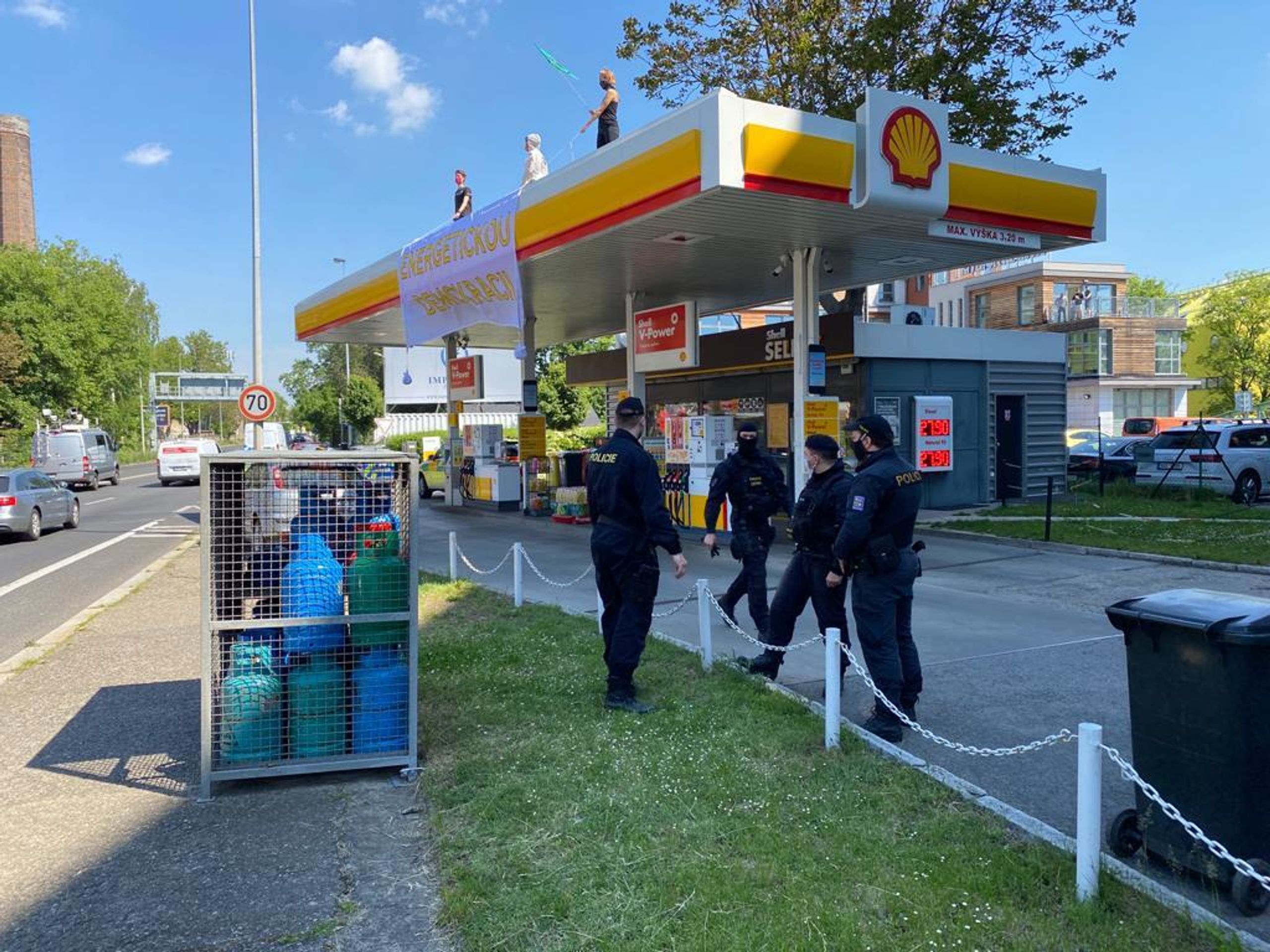 Demonstrace na čerpací stanici na Strakonické - 5 - GALERIE: Demonstrace na čerpací stanici na Strakonické (5/13)