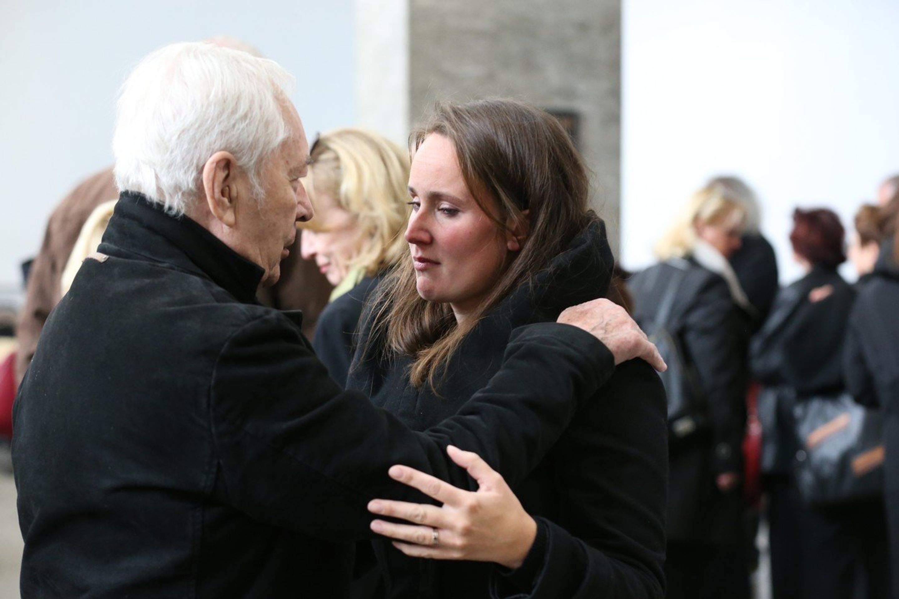 Poslední rozloučení s Bohumilem Kulínským - Jan Malíř a Olga Špátová - GALERIE: Poslední rozloučení s Bohumilem Kulínským (5/11)