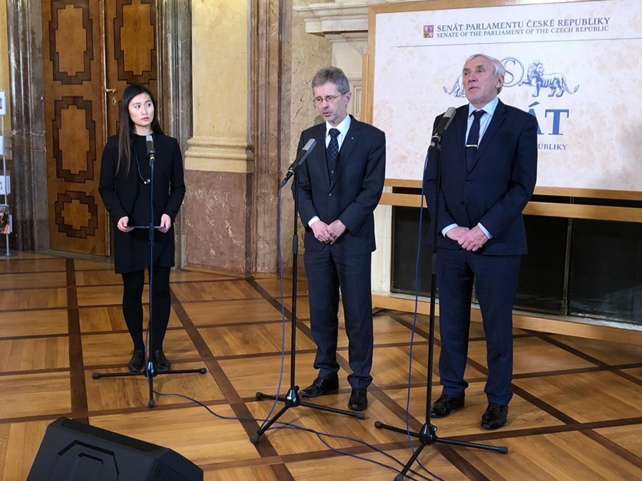 Senát prozradí, co se bude dít po úmrtí Jaroslava Kubery - 2 - GALERIE: Senát prozradí, co se bude dít po úmrtí Jaroslava Kubery (2/12)