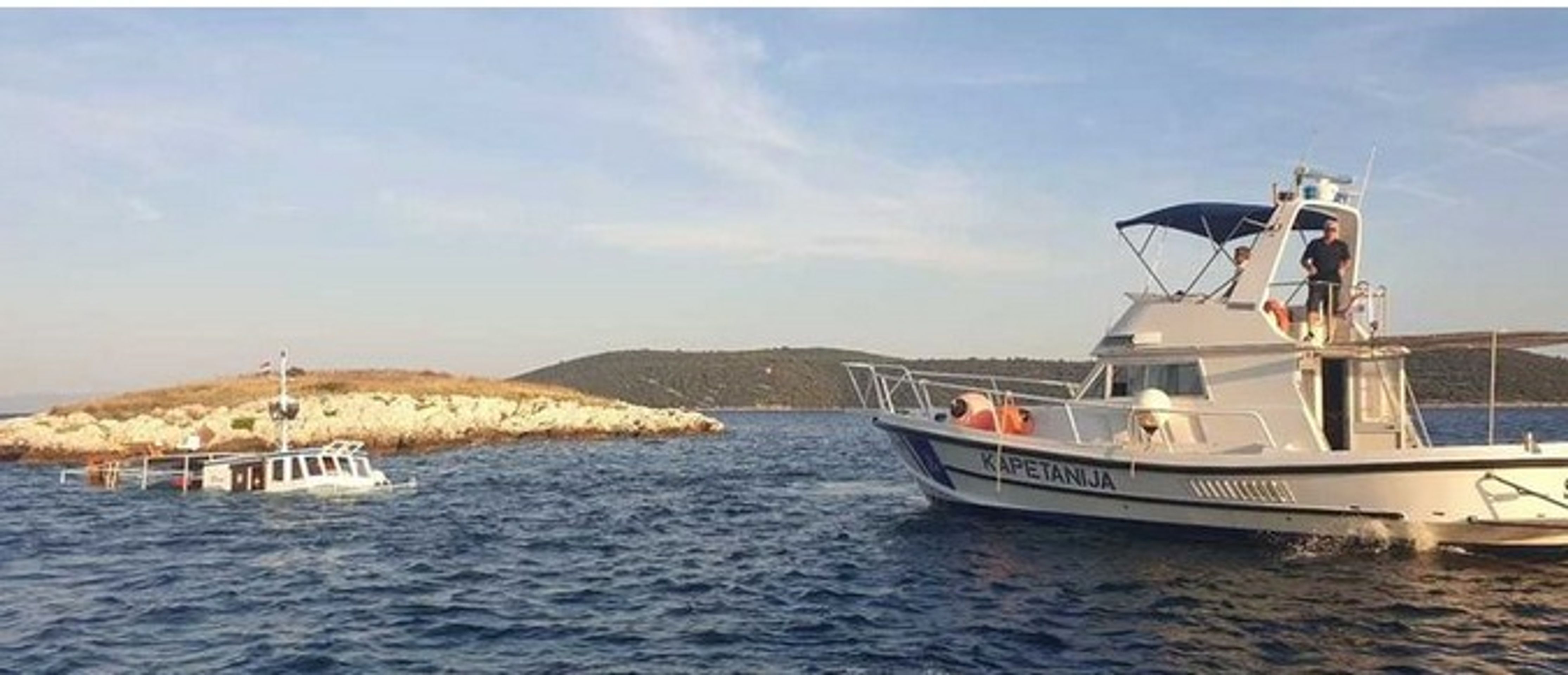 Nehoda výletní lodi - 3 - GALERIE: V Chorvatsku se potopila výletní loď! (3/5)