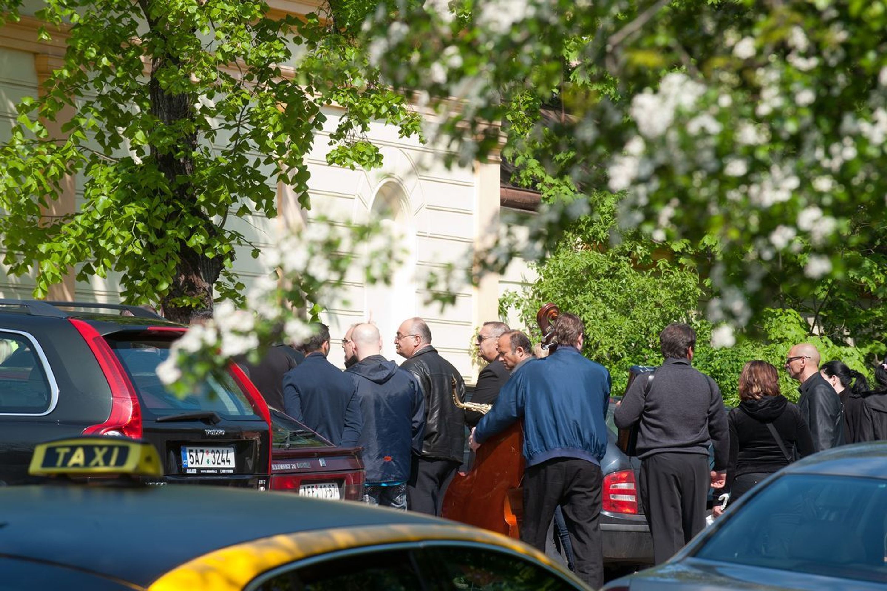 Rozloučení se zavražděným taxikářem - 1 - GALERIE: Pohřeb zavražděného taxikáře v Libni (4/16)